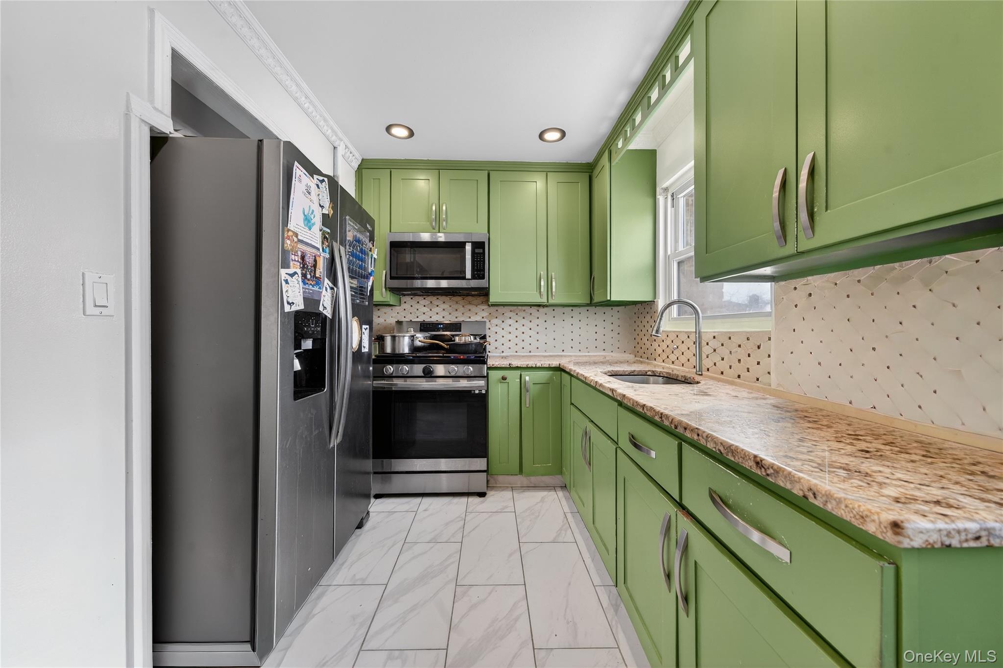 #11 photo, 10424 187th Street, Saint Albans , NY 11412