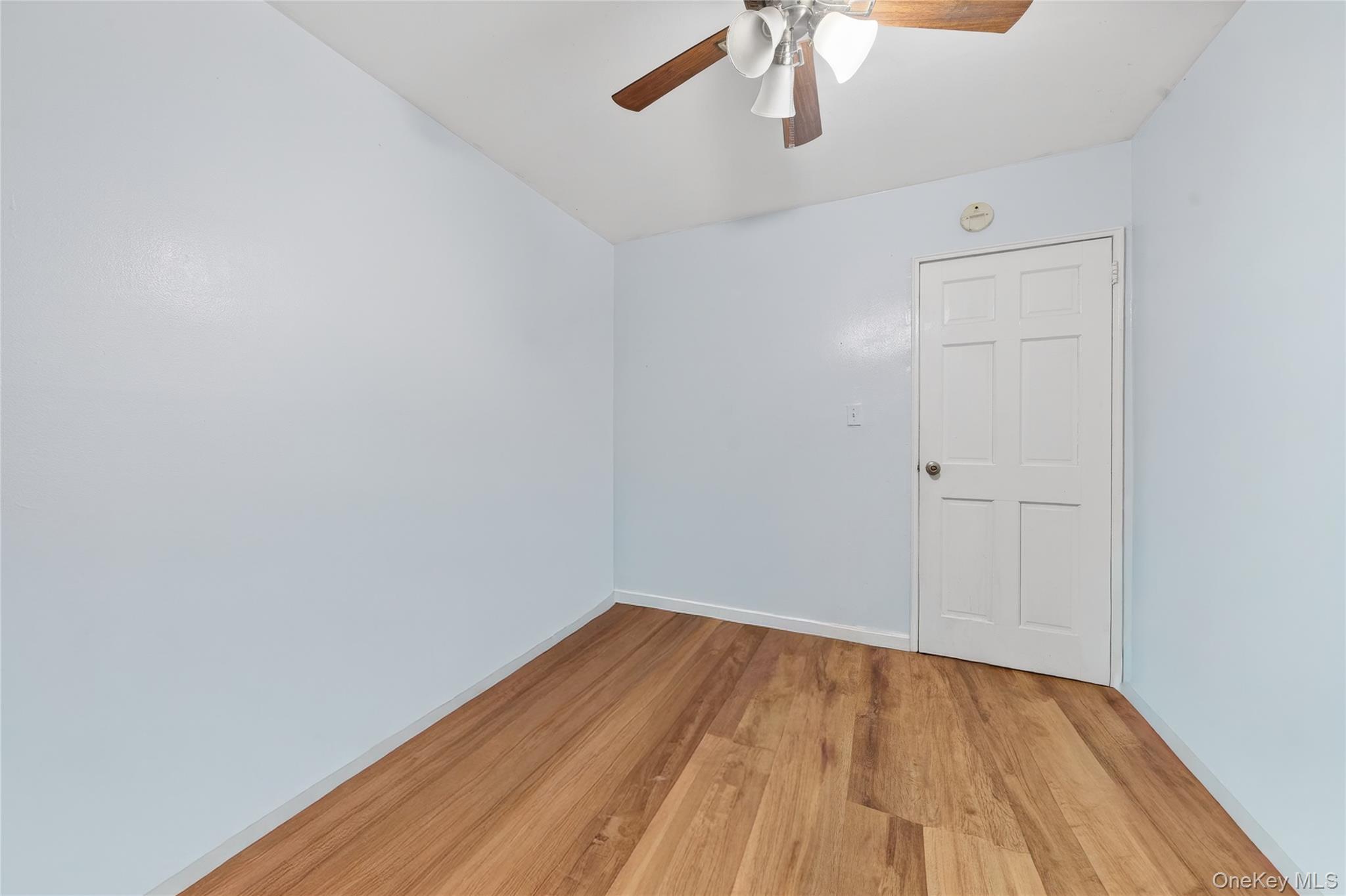 #18 photo, 10424 187th Street, Saint Albans , NY 11412