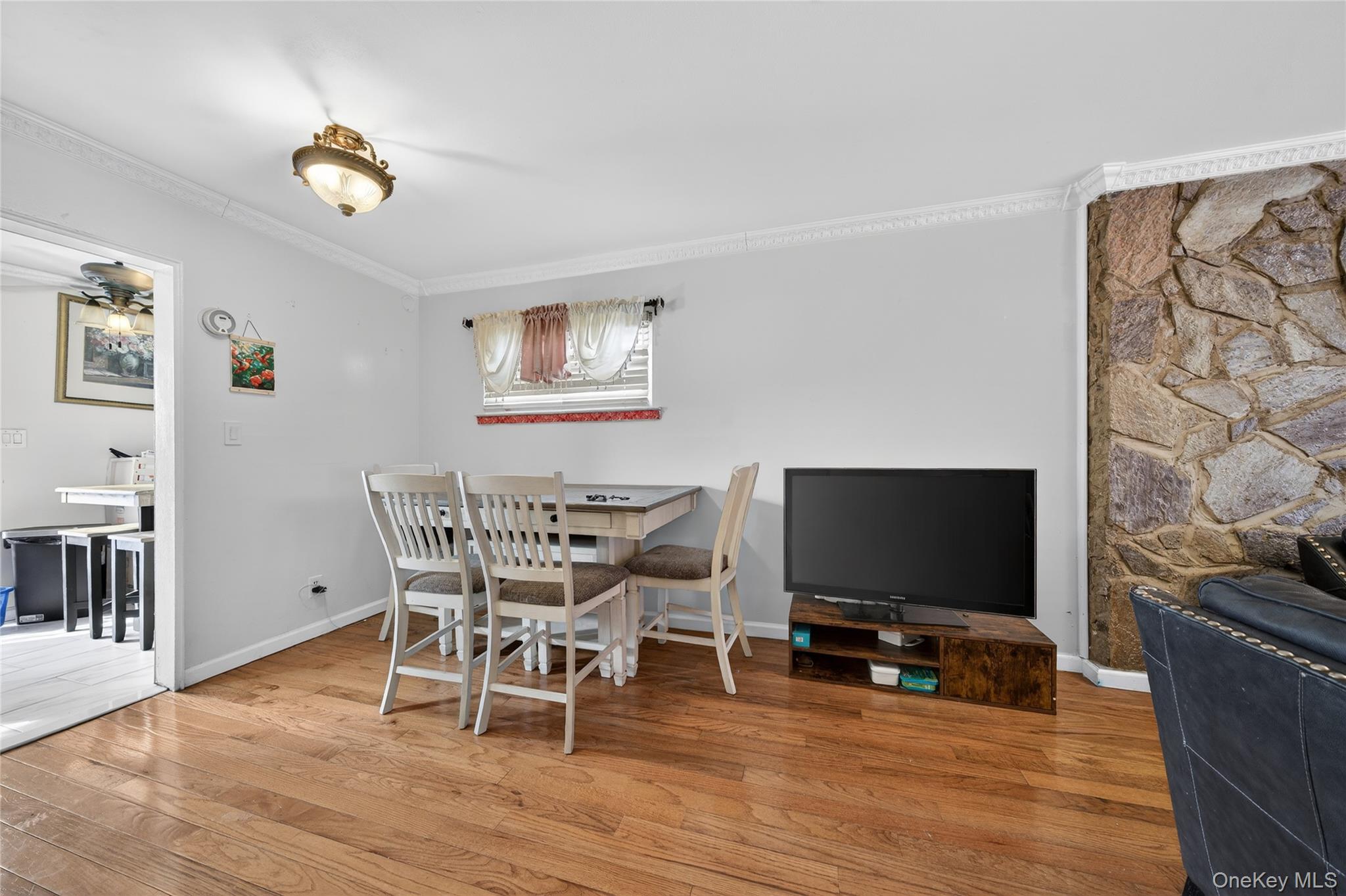 #8 photo, 10424 187th Street, Saint Albans , NY 11412