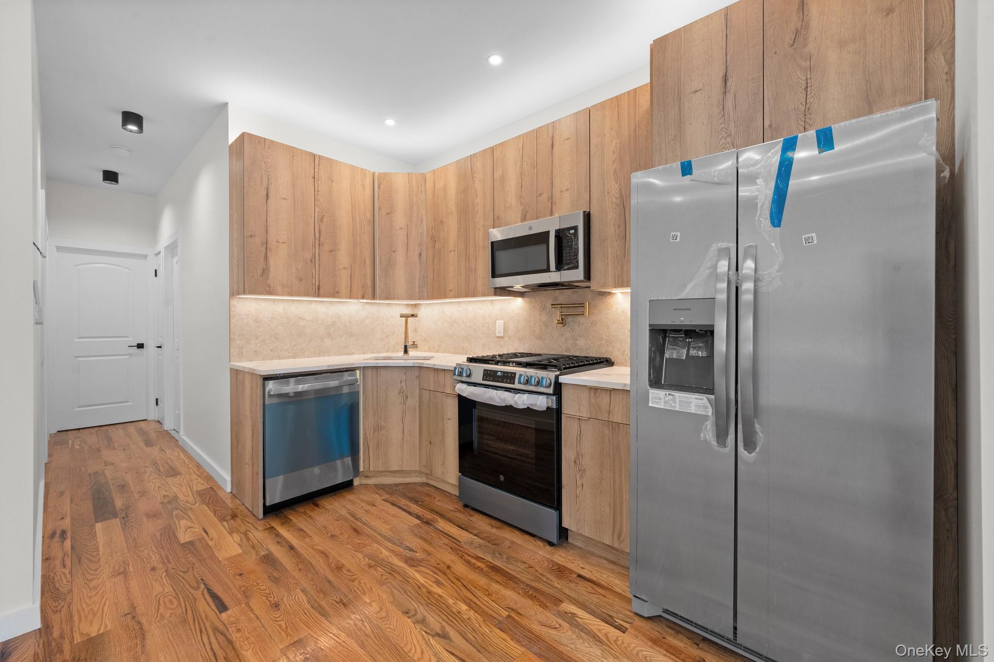 #4 photo, 11218 159th Street, Jamaica , NY 11433