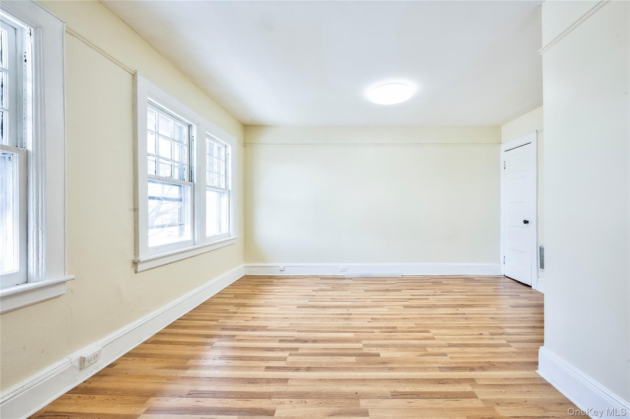 #13 photo, 9112 91st Avenue, 뉴욕퀸즈 Woodhaven , NY 11421