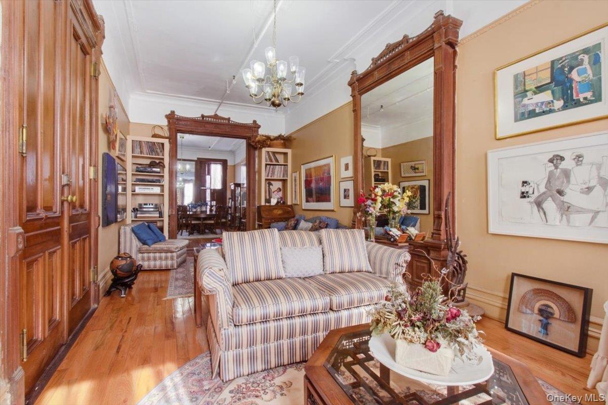 #7 photo, 107 W 131st Street, New York (Manhattan) , NY 10027