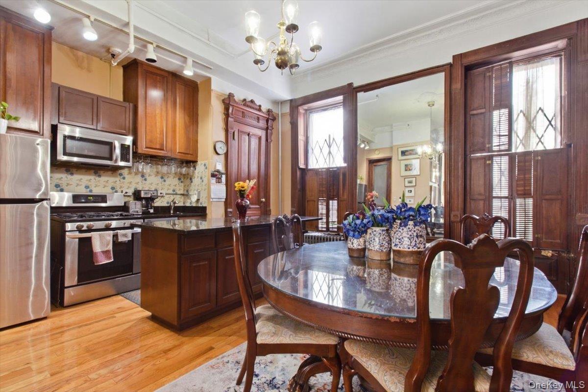 #9 photo, 107 W 131st Street, New York (Manhattan) , NY 10027