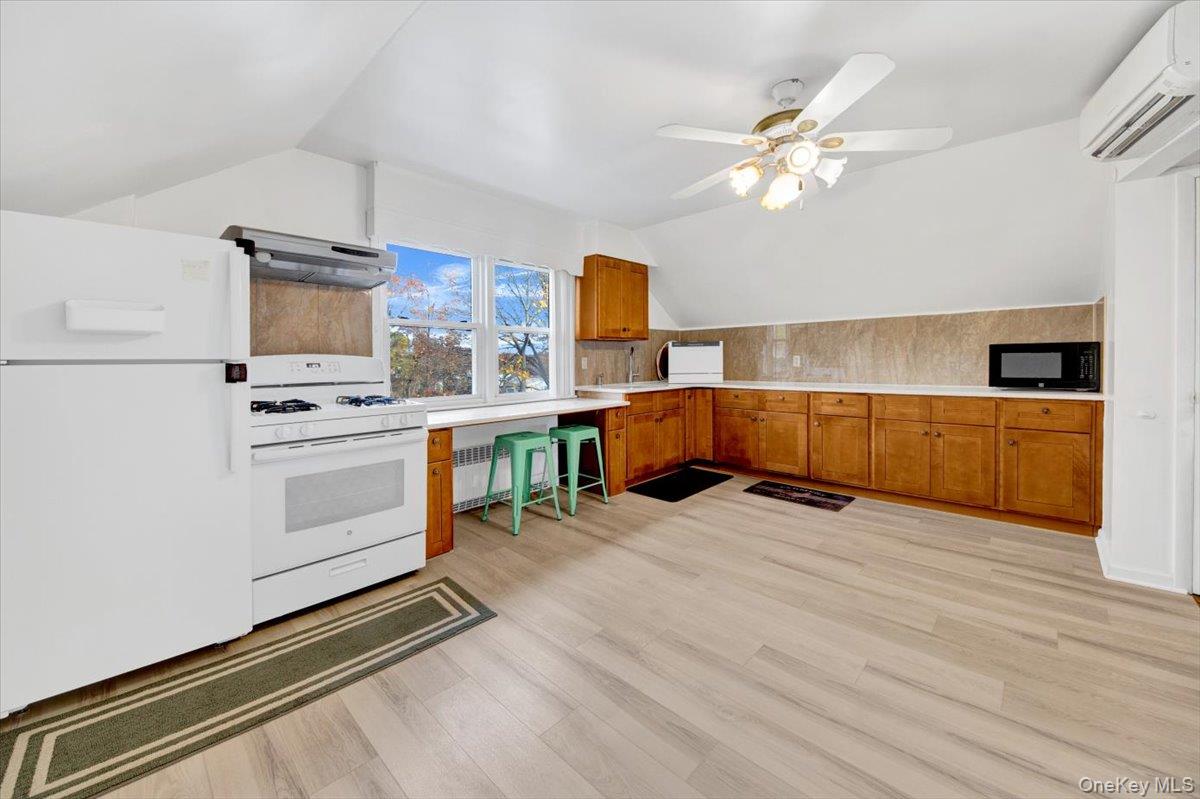 #2 photo, 169 Old Mamaroneck Road, White Plains , NY 10605