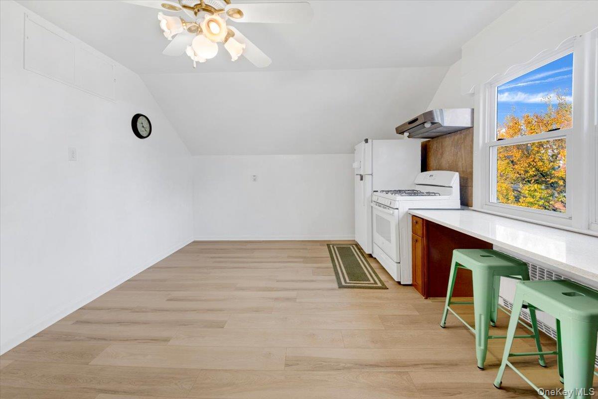 #5 photo, 169 Old Mamaroneck Road, White Plains , NY 10605