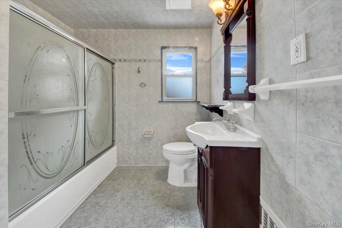 #8 photo, 169 Old Mamaroneck Road, White Plains , NY 10605