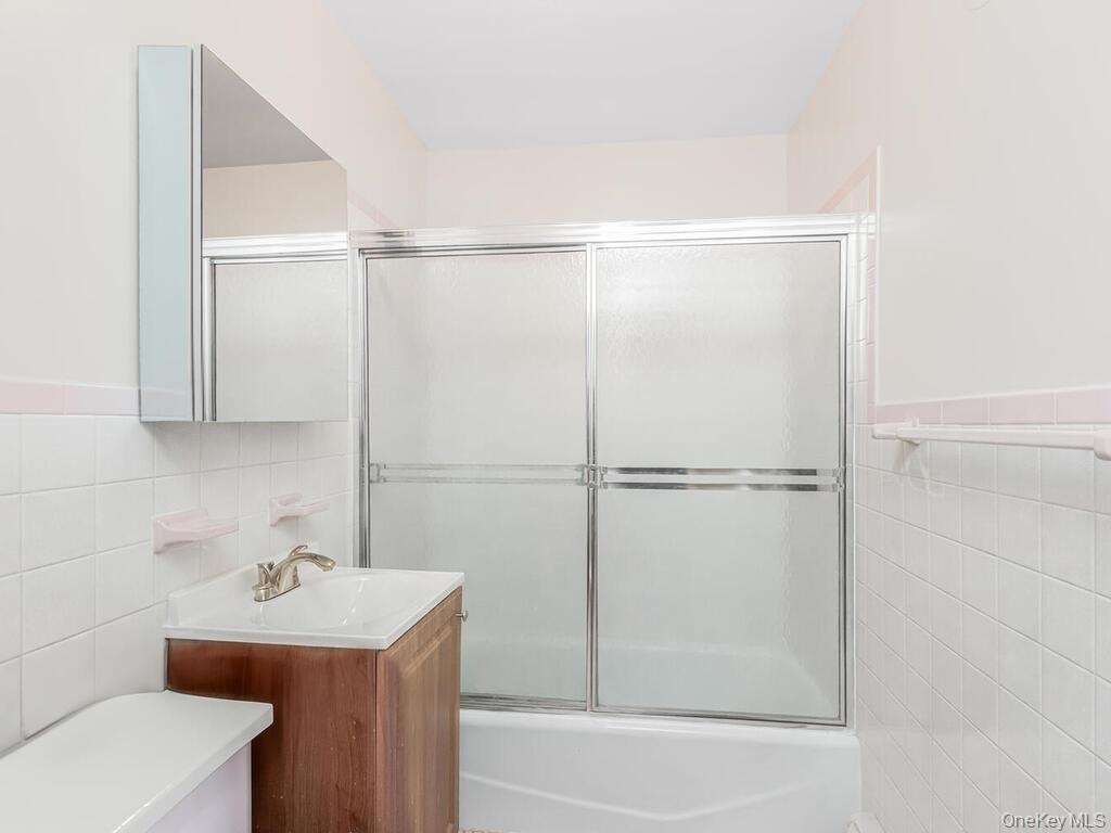 #13 photo, 201 Shonnard Terrace, Yonkers , NY 10701