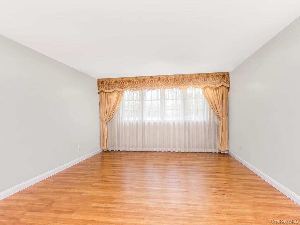 #2 photo, 201 Shonnard Terrace, Yonkers , NY 10701