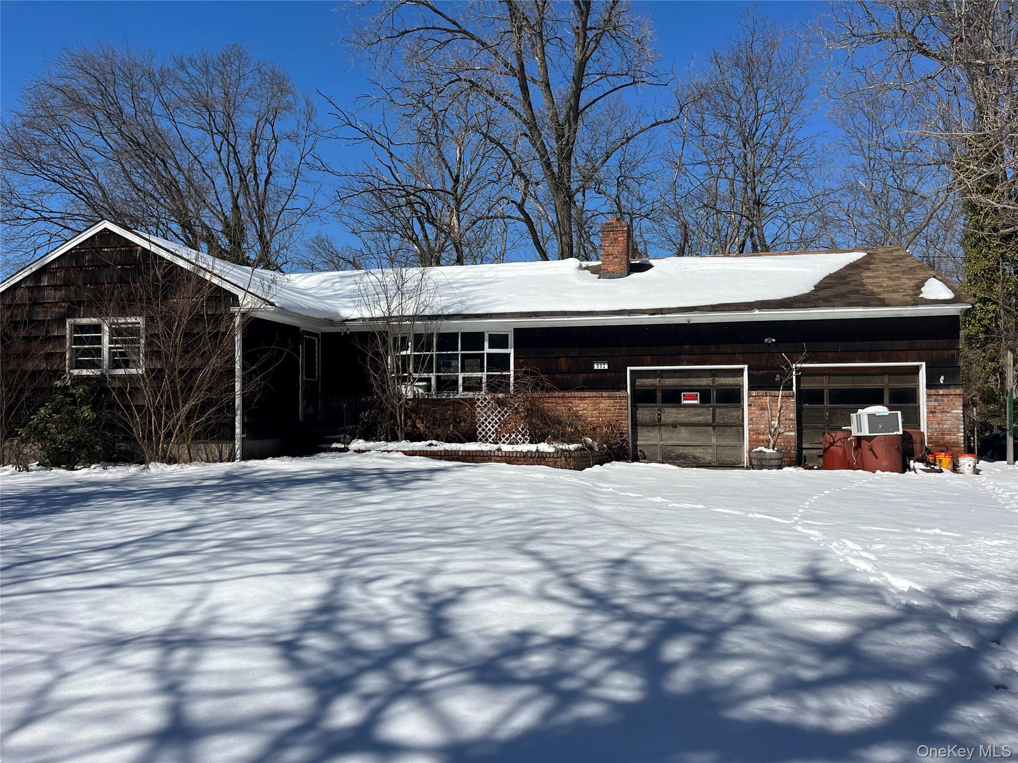 #1 photo, 802 Tooker Avenue, 롱 아일랜드 West Babylon , NY 11704