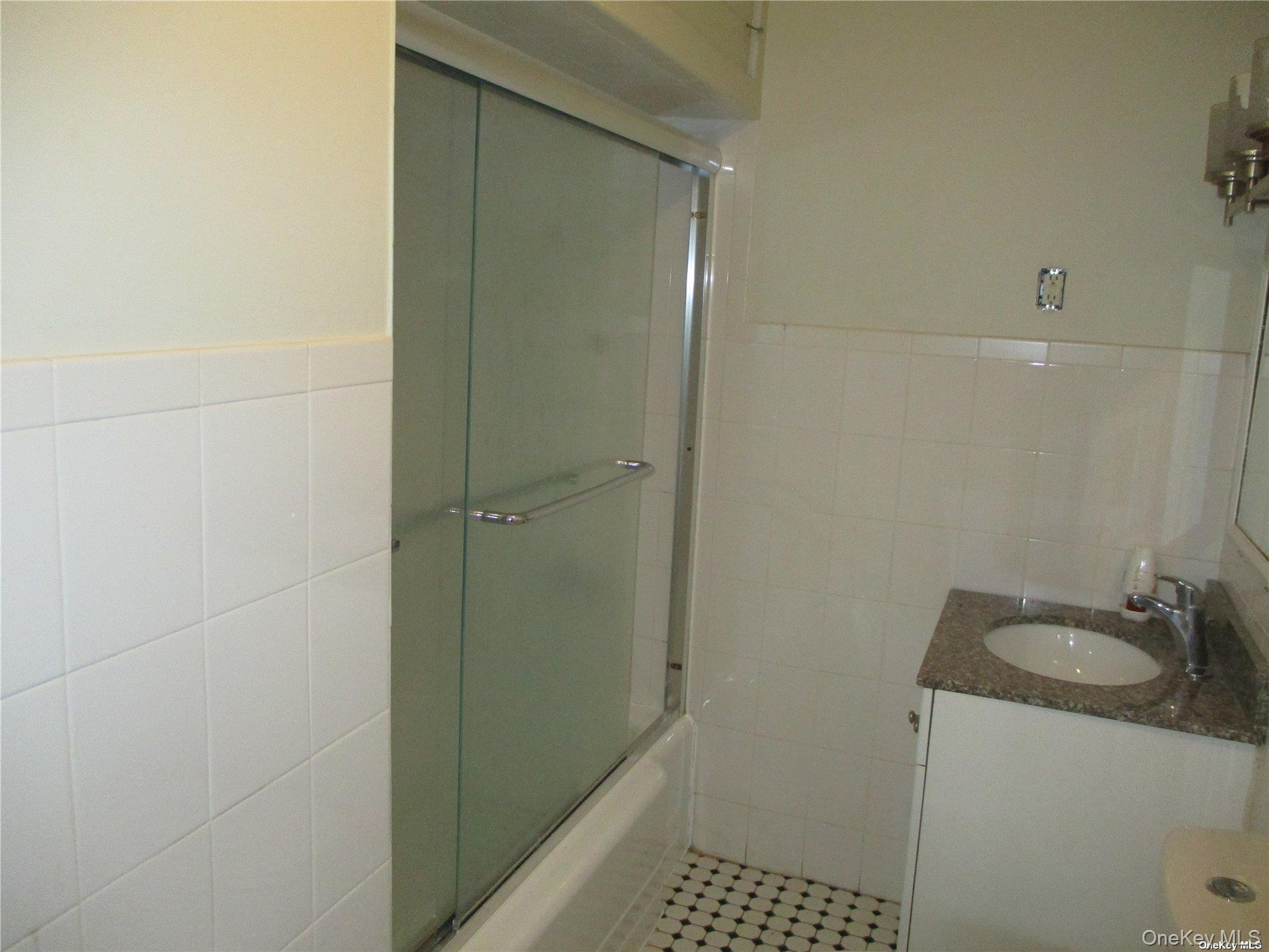 #7 photo, Cedarhurst, নাসাউ কাউন্টি Cedarhurst , NY 11516