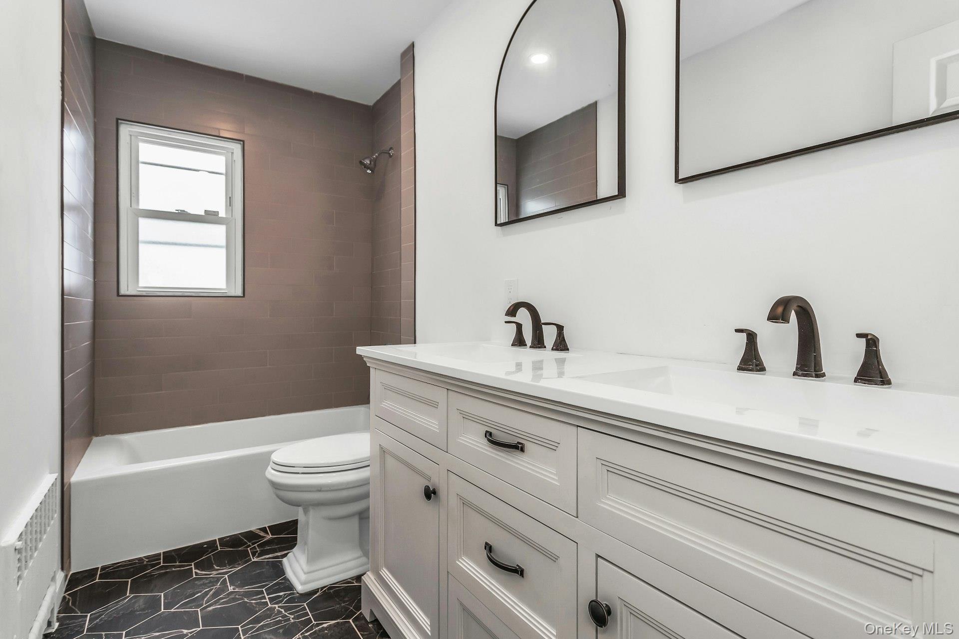 #17 photo, 56 Dowsing Place, Amityville , NY 11701