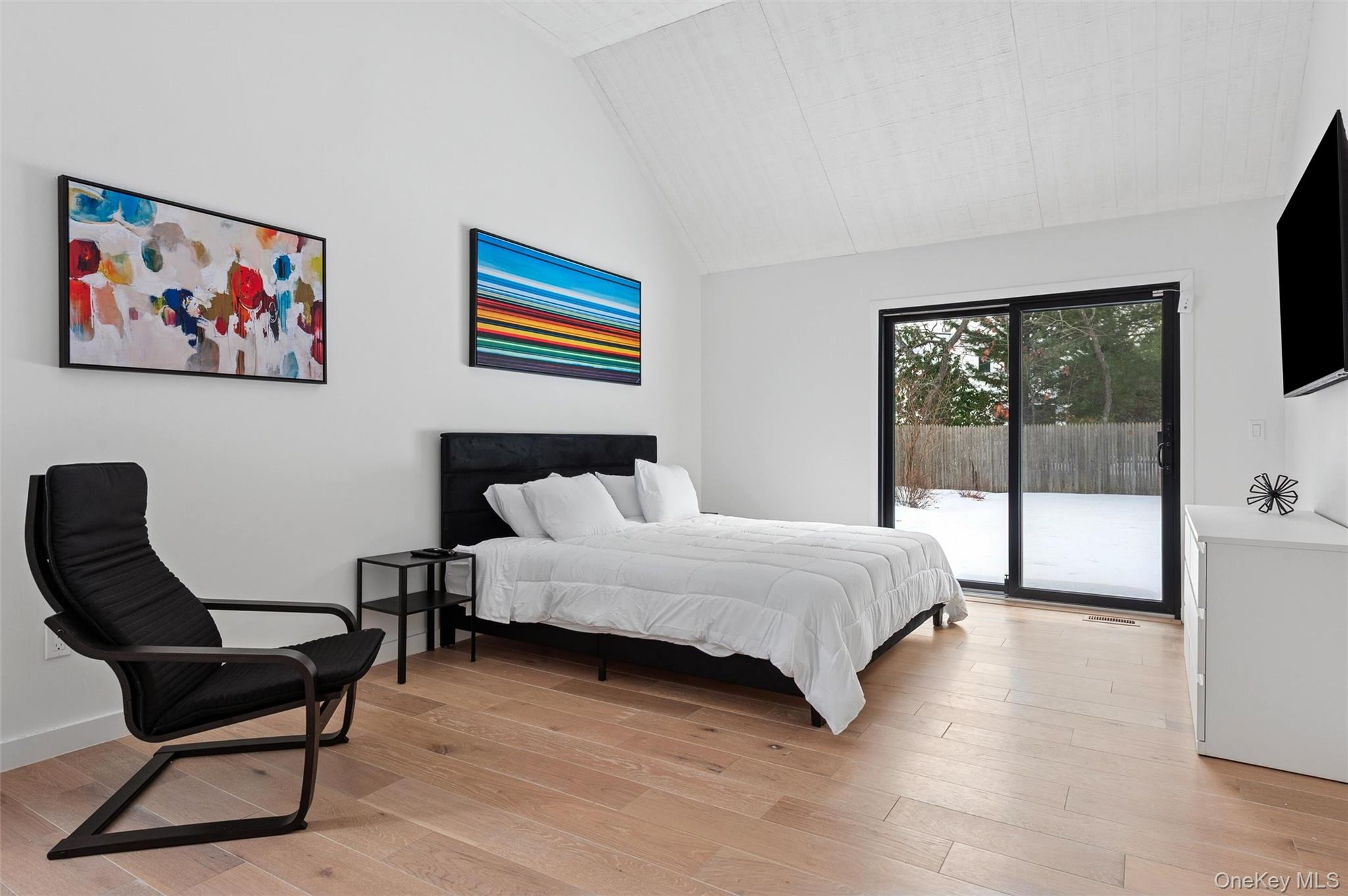 #10 photo, 10 Hampton Street, מחוז סאפוק Westhampton Beach , NY 11978