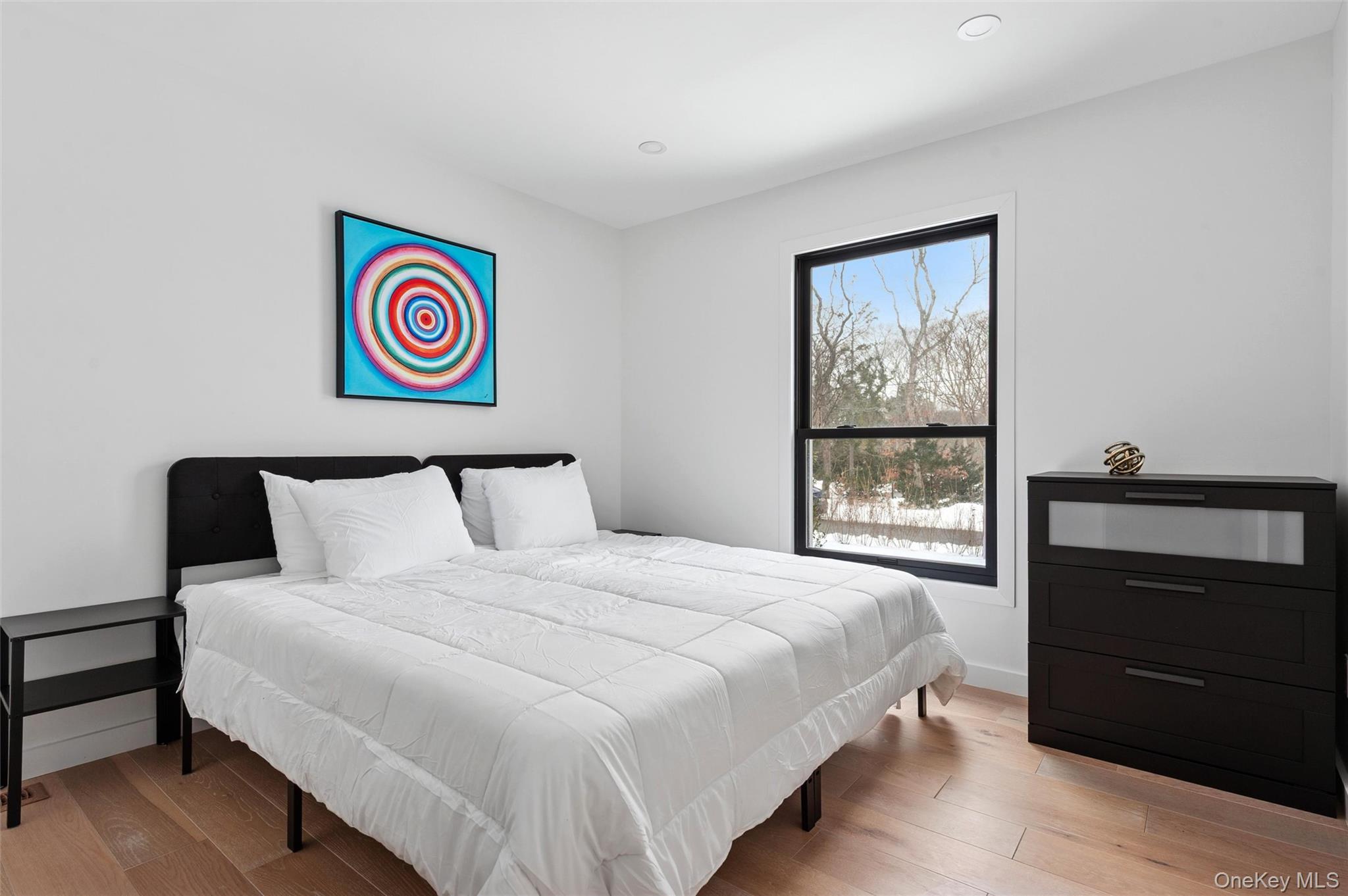 #13 photo, 10 Hampton Street, מחוז סאפוק Westhampton Beach , NY 11978