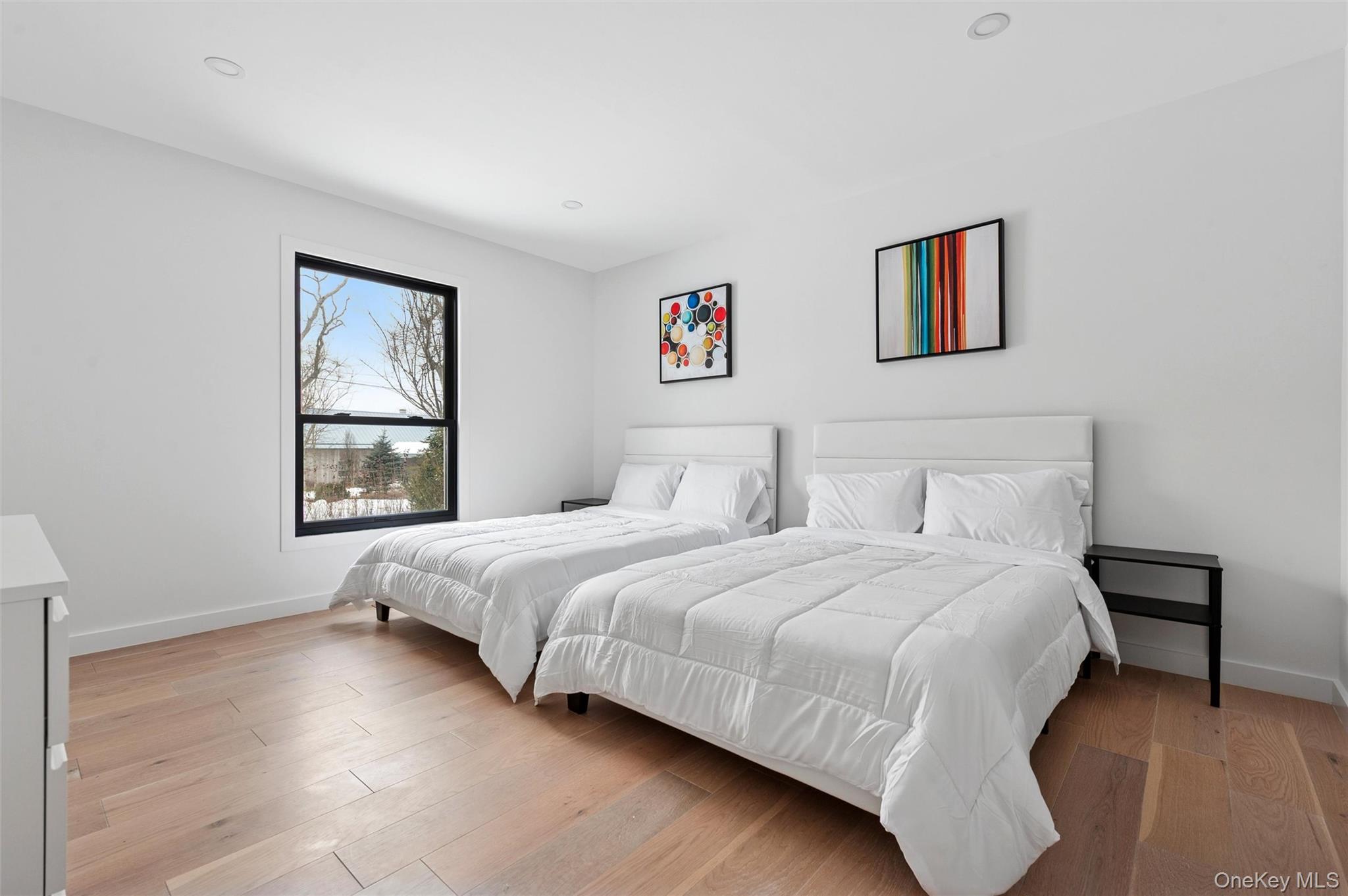 #16 photo, 10 Hampton Street, מחוז סאפוק Westhampton Beach , NY 11978