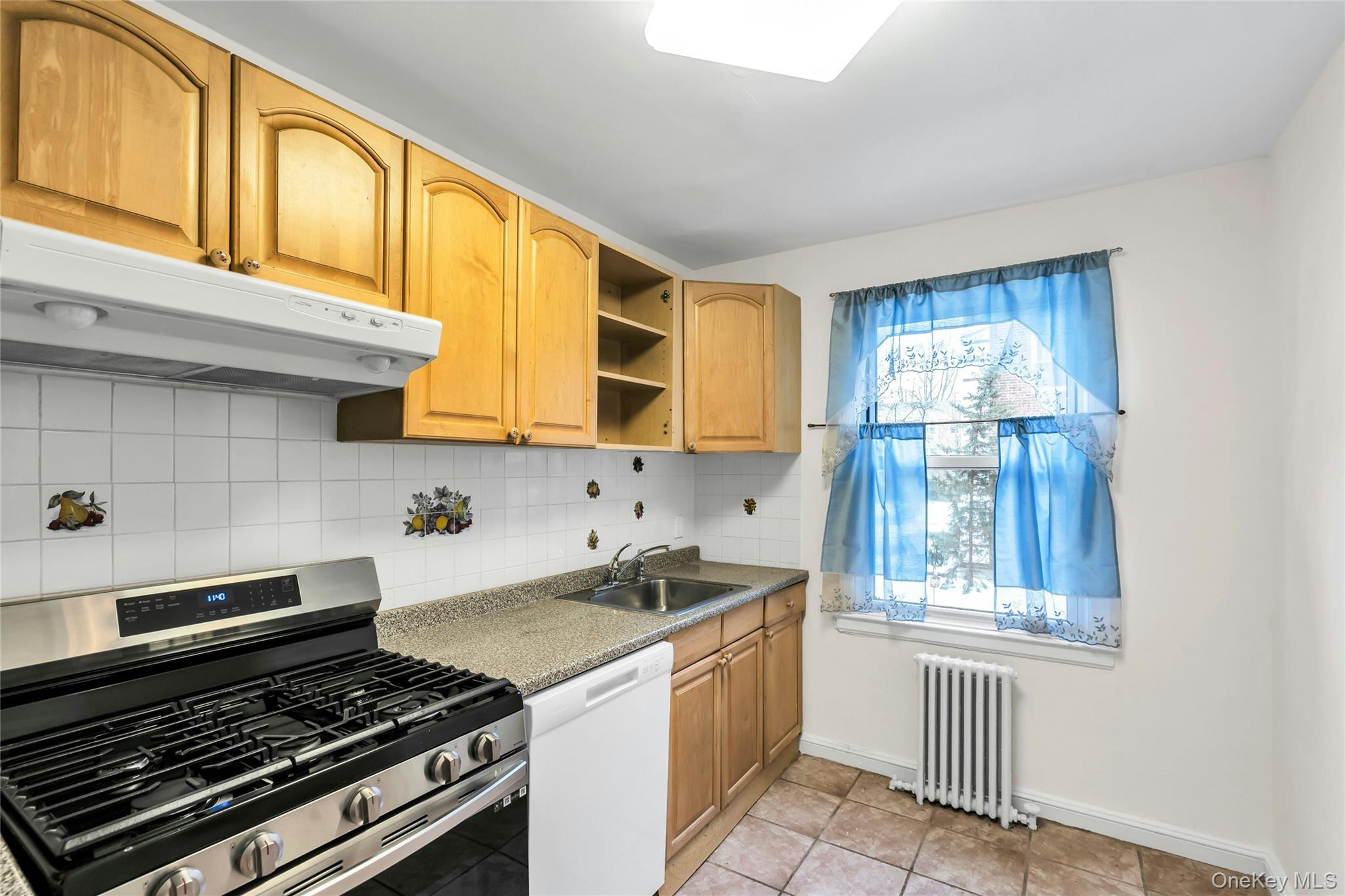 #2 photo, 3 Edward Streets, Нассау ‖ Roslyn Heights , NY 11577