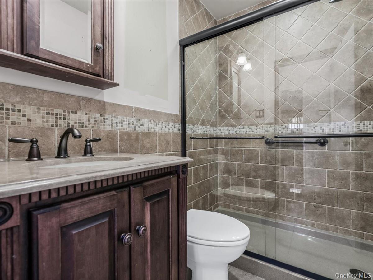 #14 photo, 442 Oakwood Road, Huntington Station , NY 11746