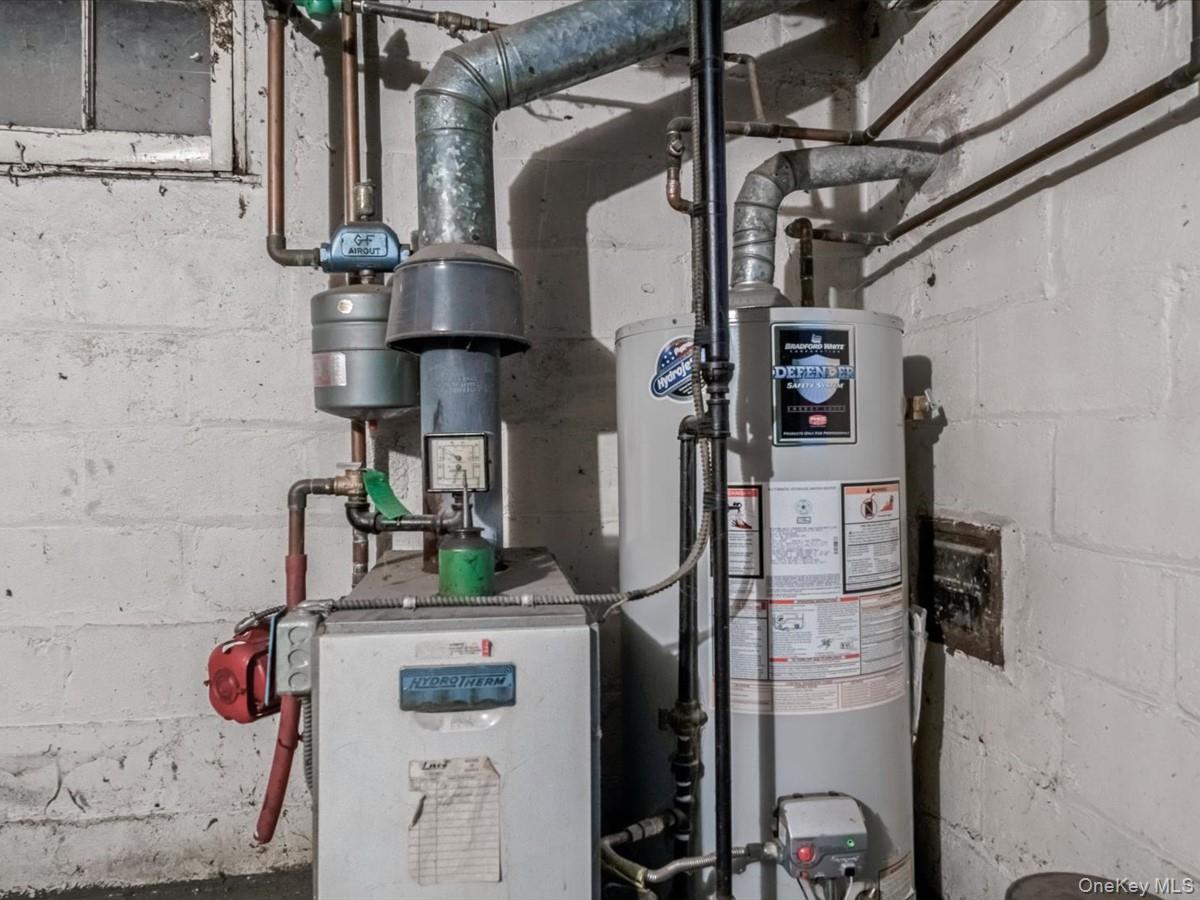 #17 photo, 442 Oakwood Road, Huntington Station , NY 11746