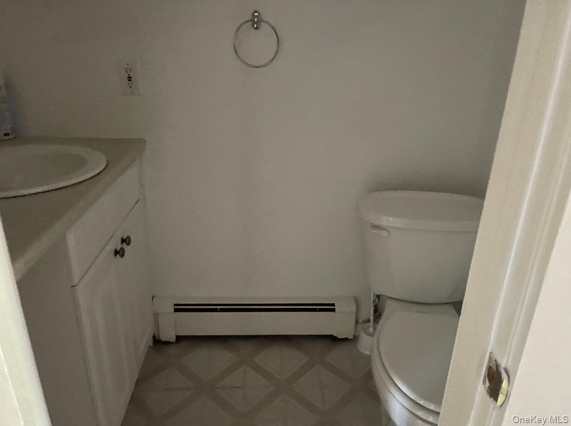 #3 photo, 79A Muncy Avenue, מחוז סאפוק West Babylon , NY 11704