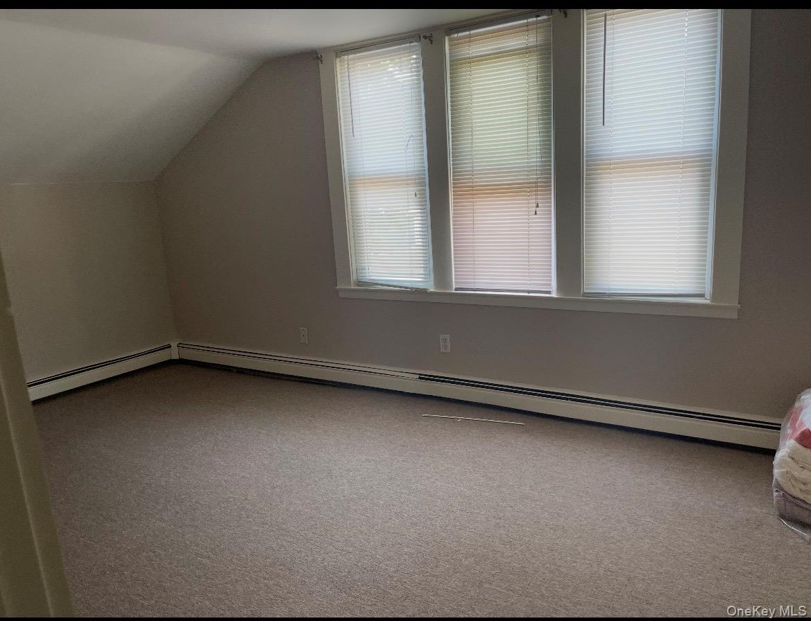 #4 photo, 79A Muncy Avenue, מחוז סאפוק West Babylon , NY 11704