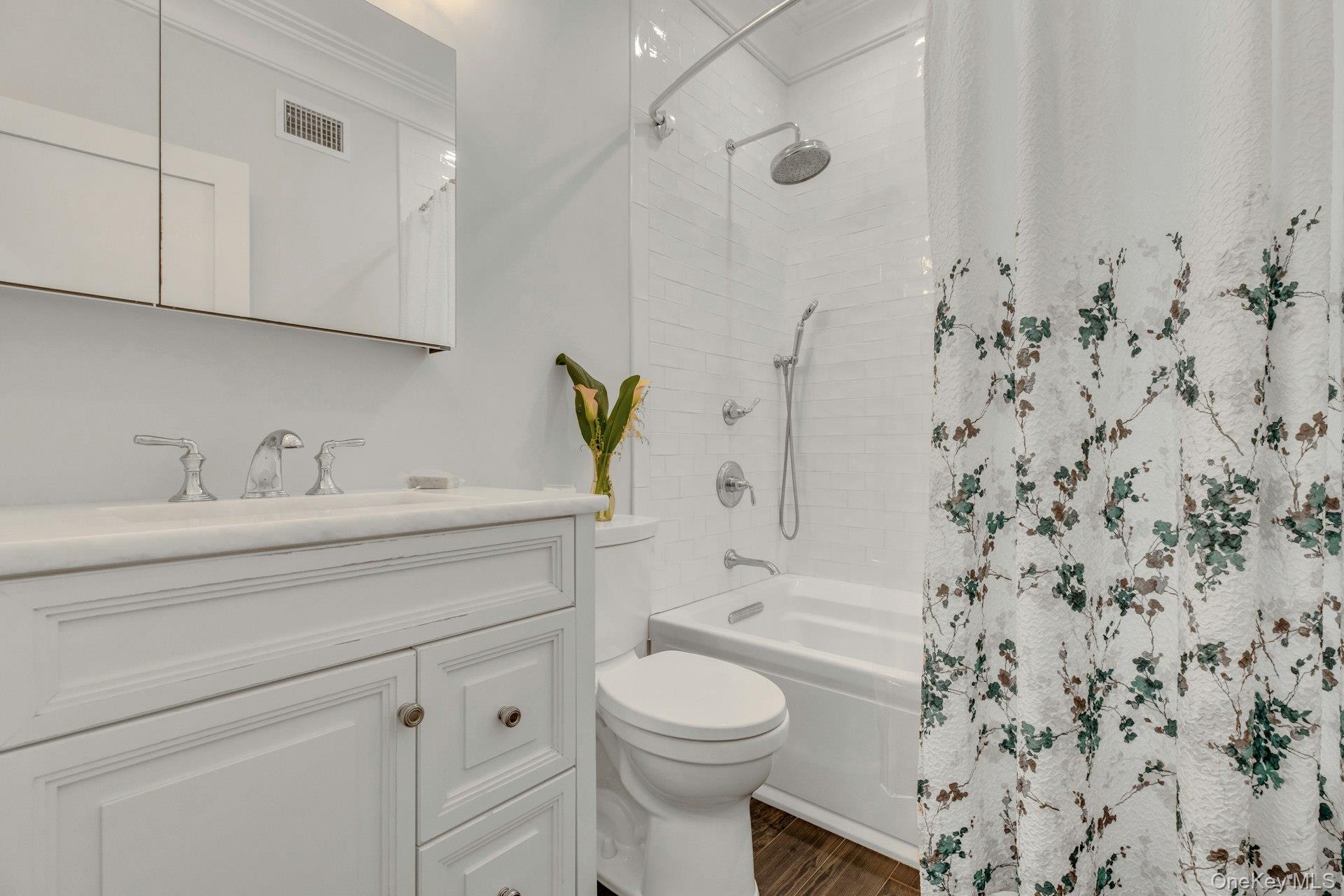 #18 photo, 120 Cambon Avenue, Saint James , NY 11780