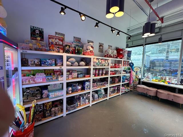 #4 photo, 86-55 Broadway, Elmhurst , NY 11373