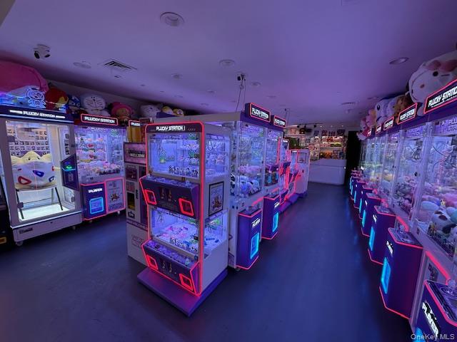 #6 photo, 86-55 Broadway, Elmhurst , NY 11373