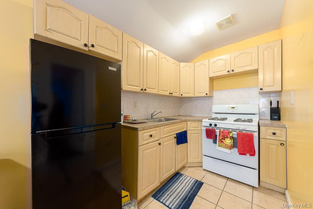 #12 photo, 16504 116th Avenue, Jamaica , NY 11434