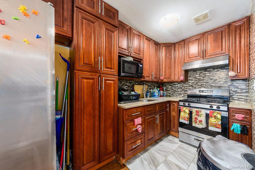 #5 photo, 16504 116th Avenue, Jamaica , NY 11434