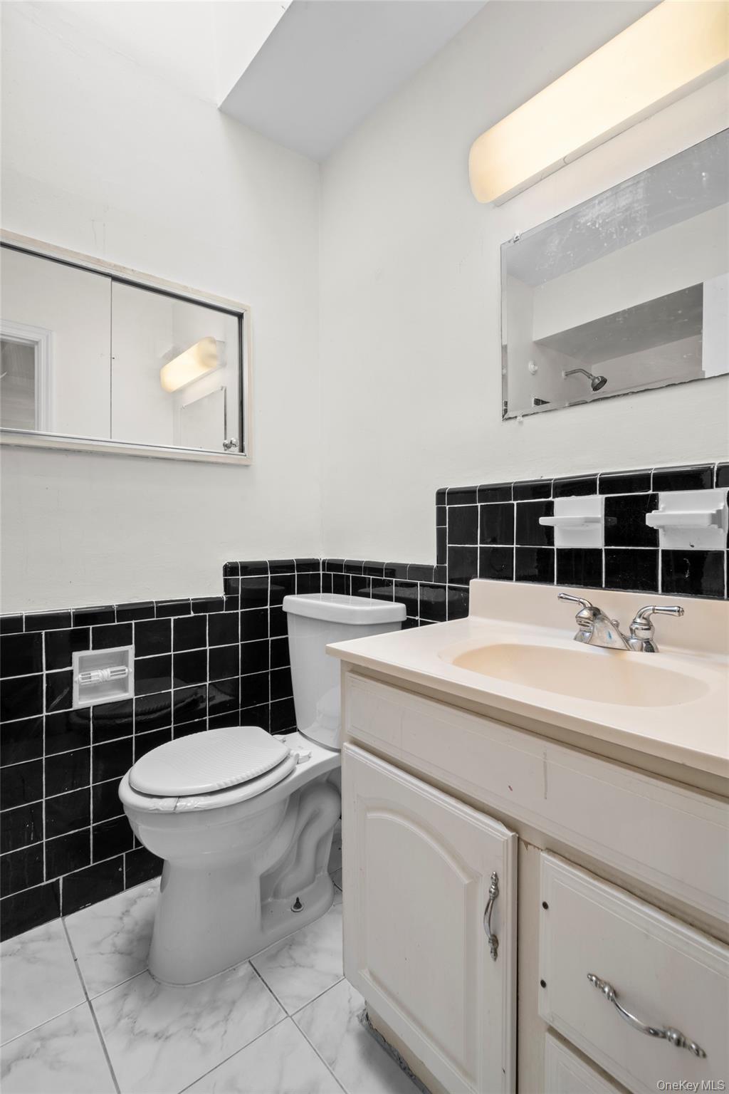 #12 photo, 6810 60th Drive, কুইন্‌স Maspeth , NY 11378