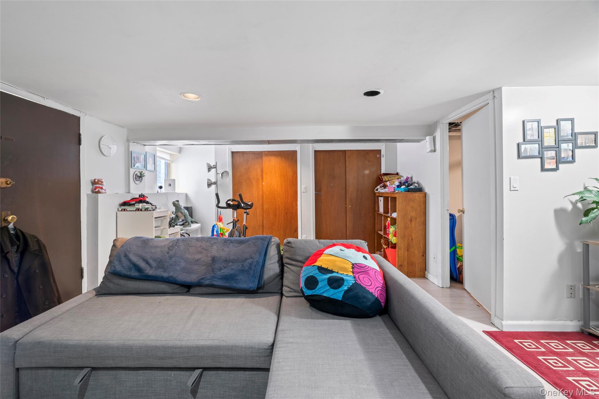 #16 photo, 6810 60th Drive, কুইন্‌স Maspeth , NY 11378