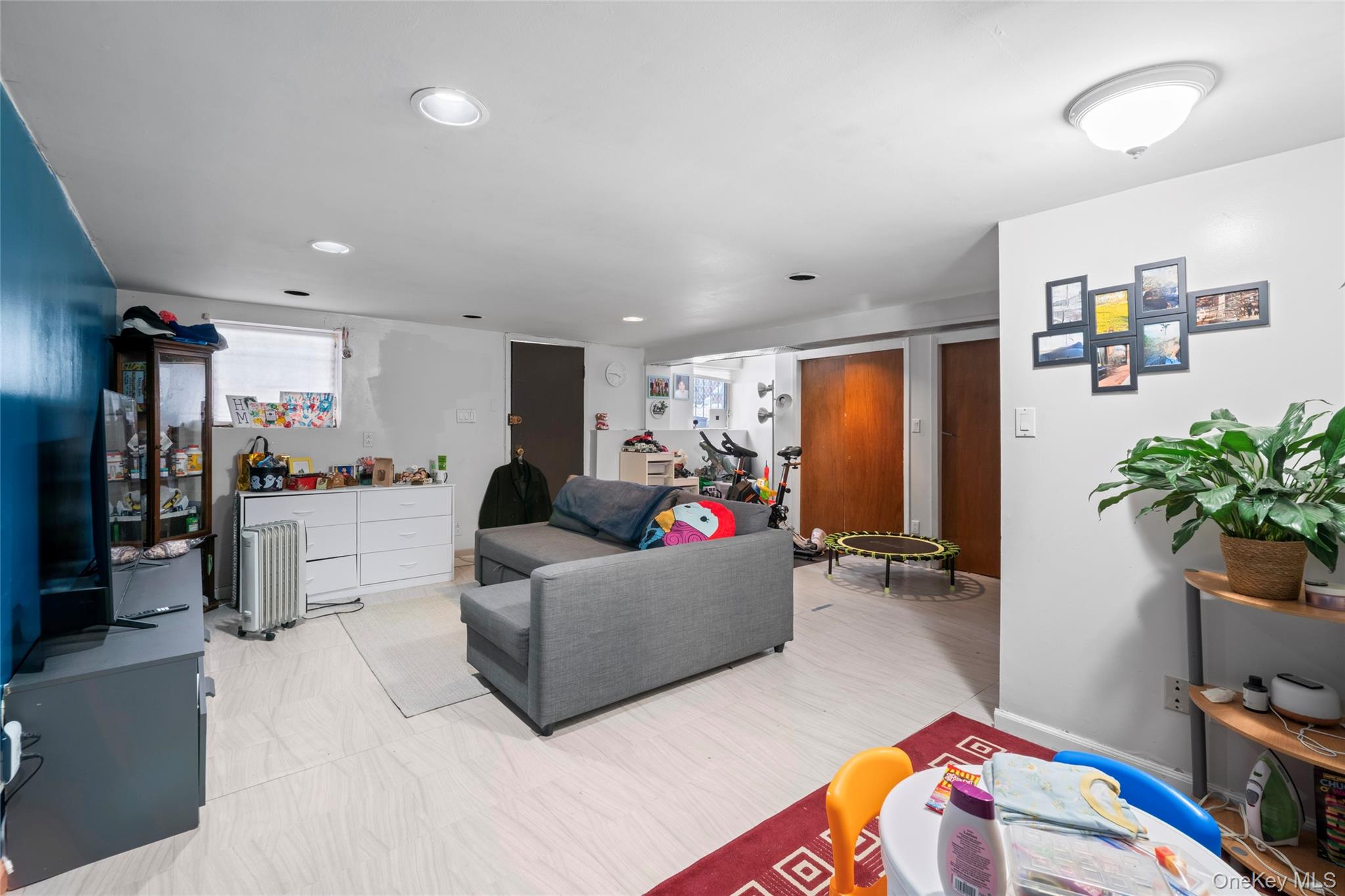 #17 photo, 6810 60th Drive, কুইন্‌স Maspeth , NY 11378