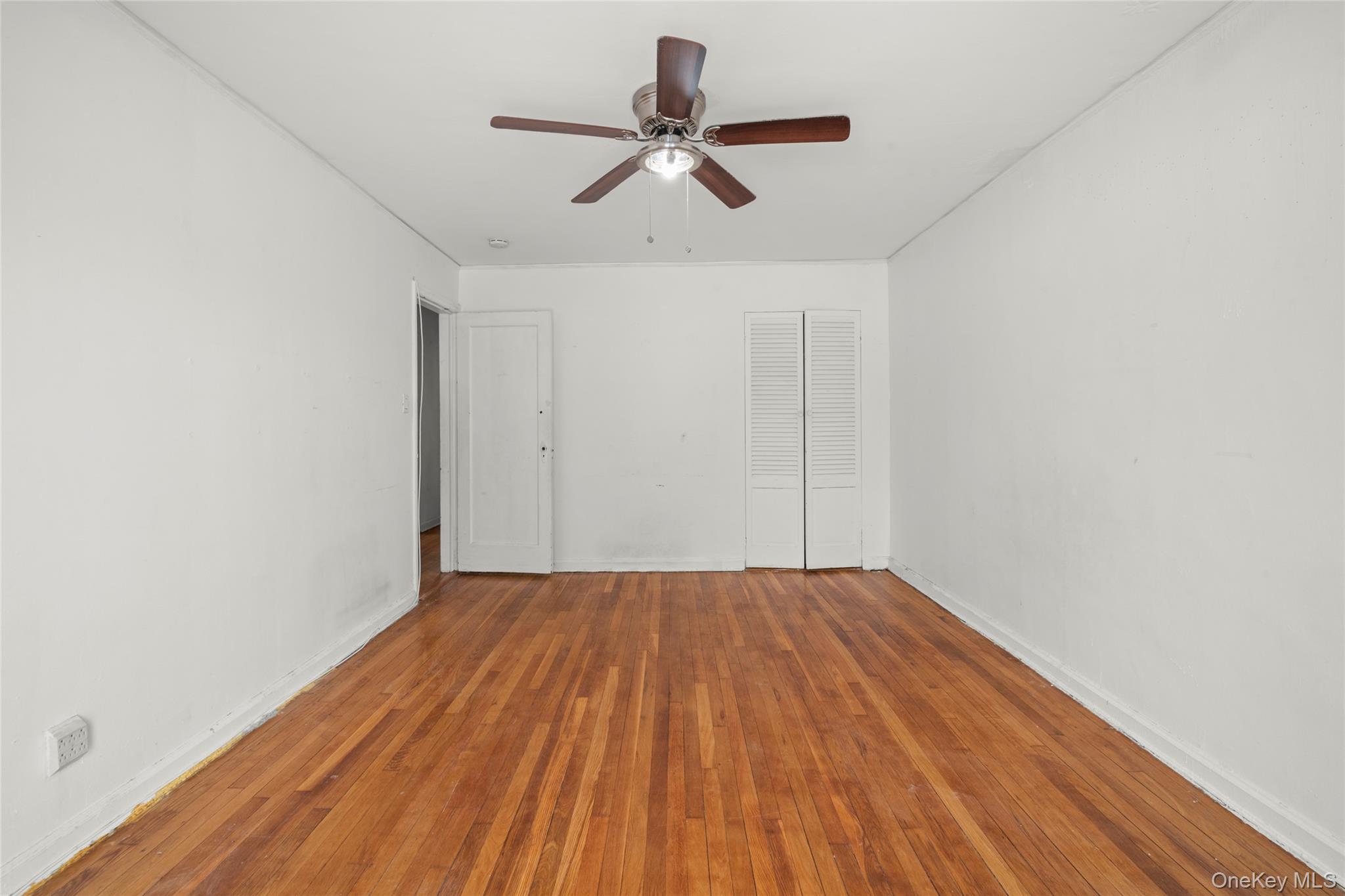 #8 photo, 6810 60th Drive, কুইন্‌স Maspeth , NY 11378