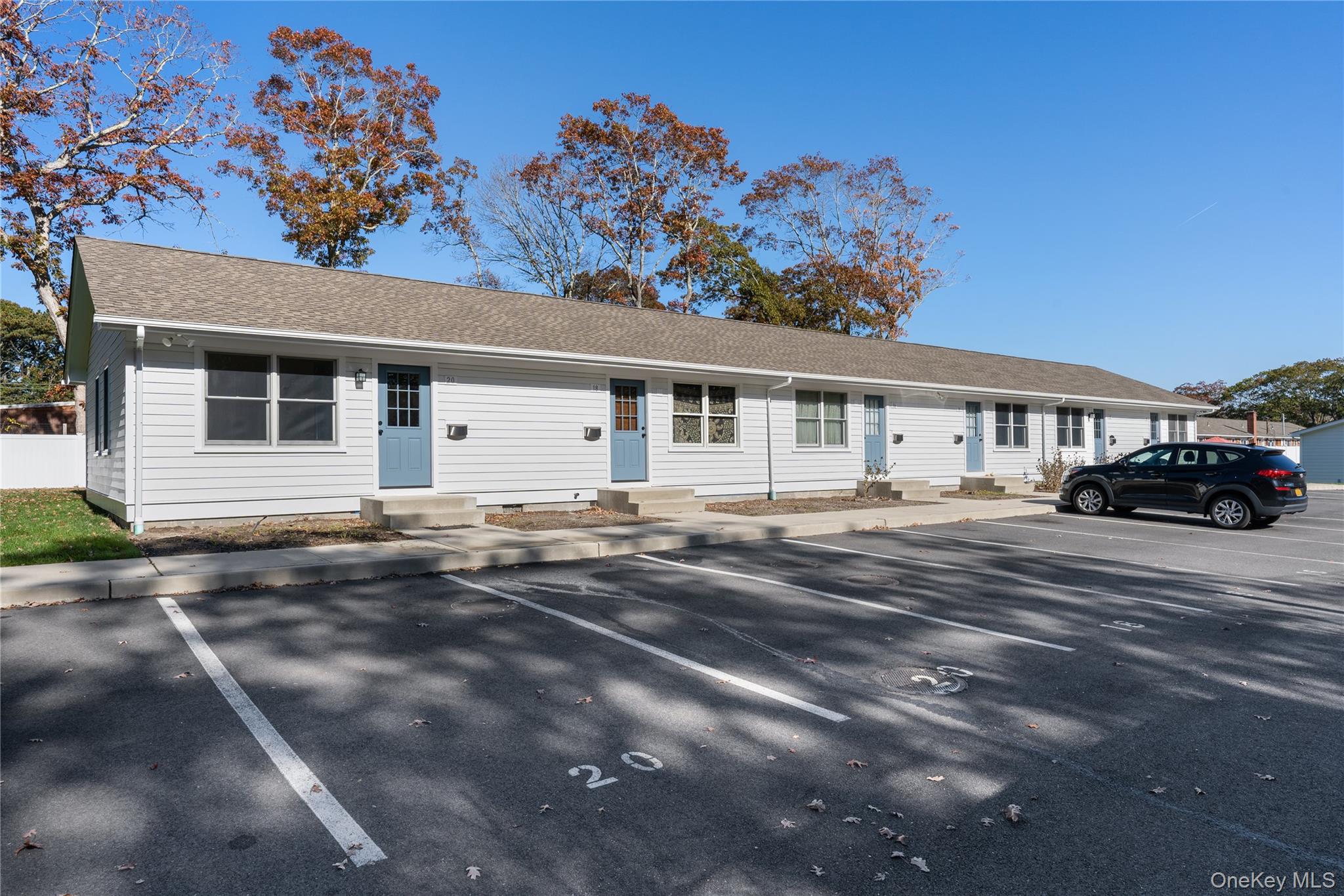 #11 photo, 20 Mortimer Street, מחוז סאפוק Westhampton , NY 11978