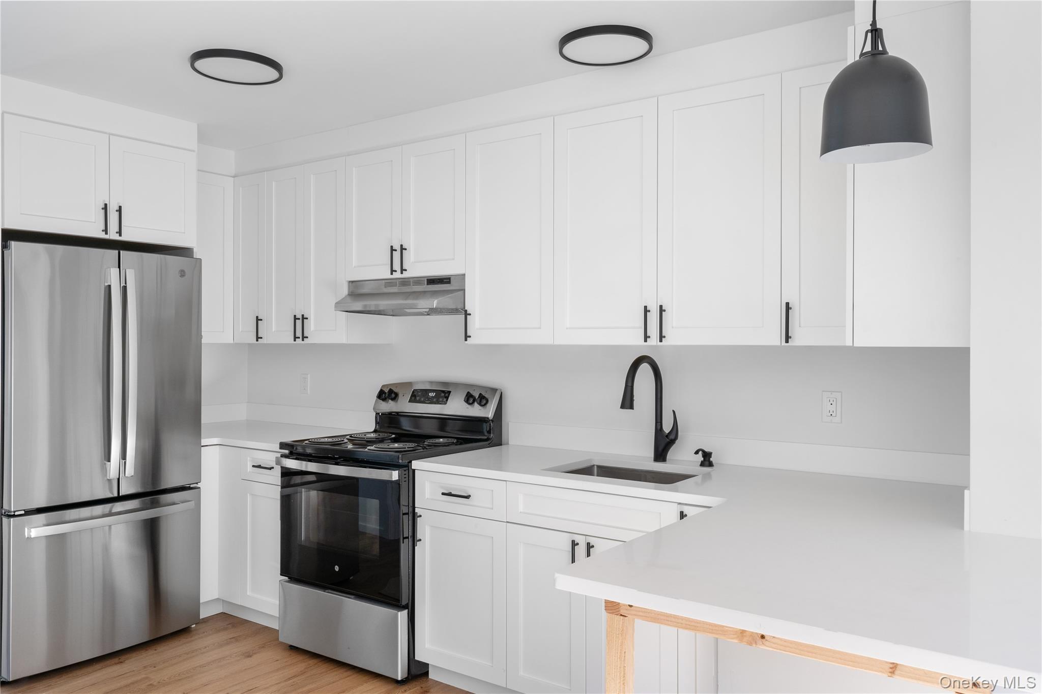 #7 photo, 20 Mortimer Street, מחוז סאפוק Westhampton , NY 11978