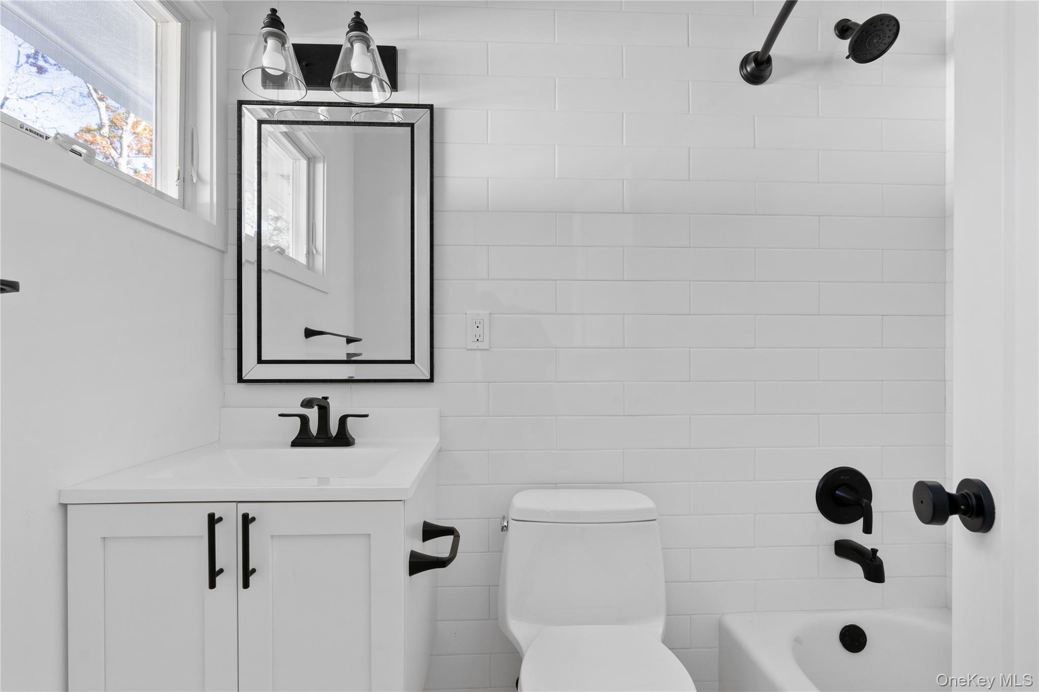 #9 photo, 20 Mortimer Street, מחוז סאפוק Westhampton , NY 11978