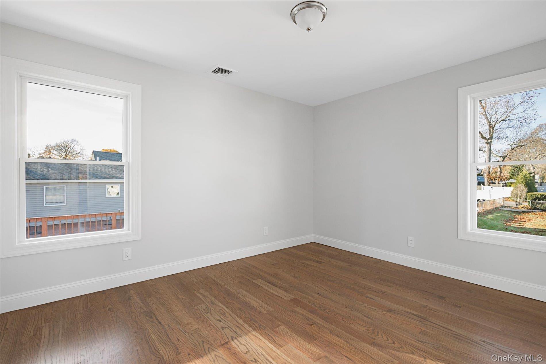 #13 photo, 6 Gail Grace Court, سوفولك Copiague , NY 11726