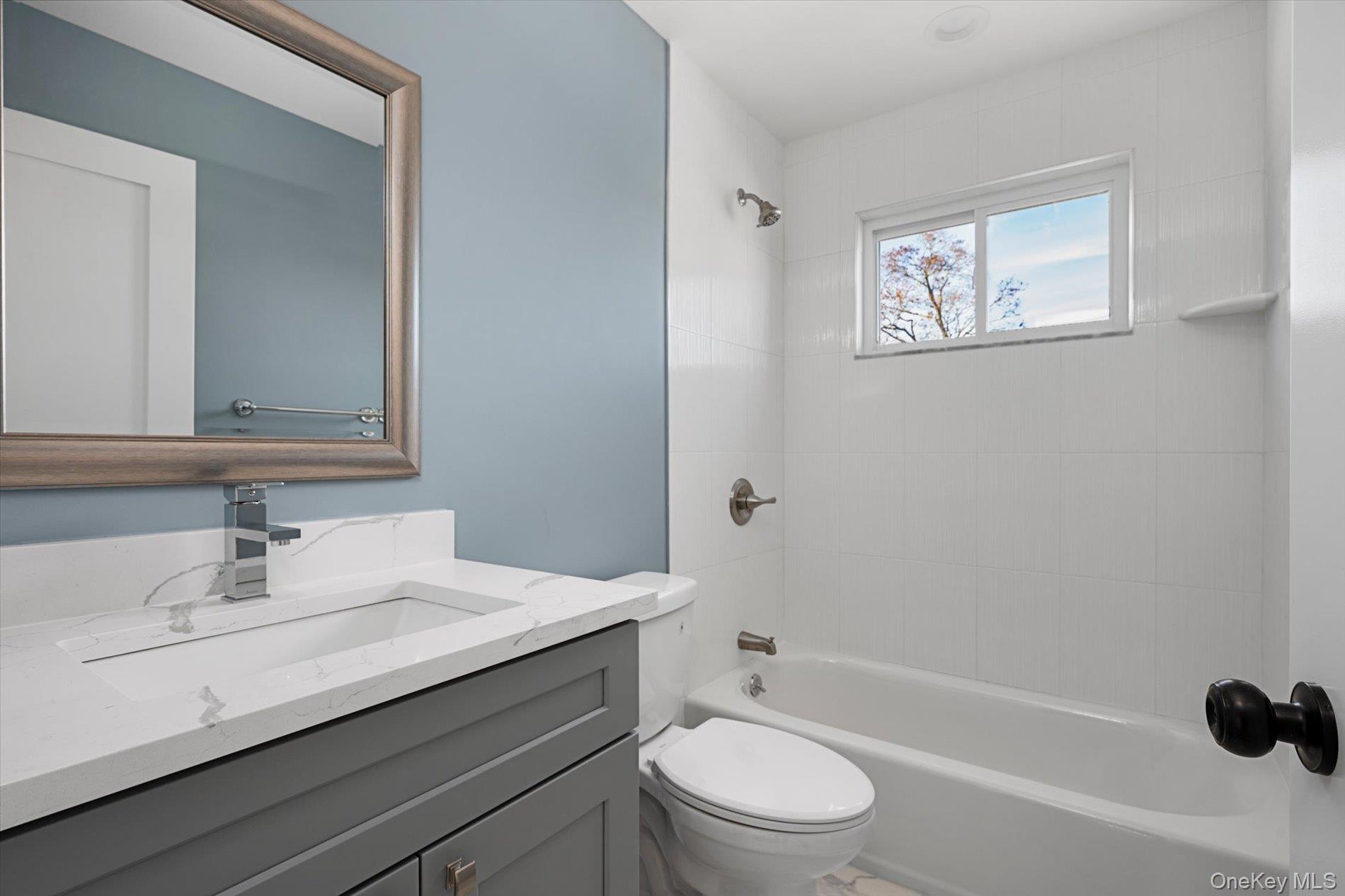 #14 photo, 6 Gail Grace Court, سوفولك Copiague , NY 11726