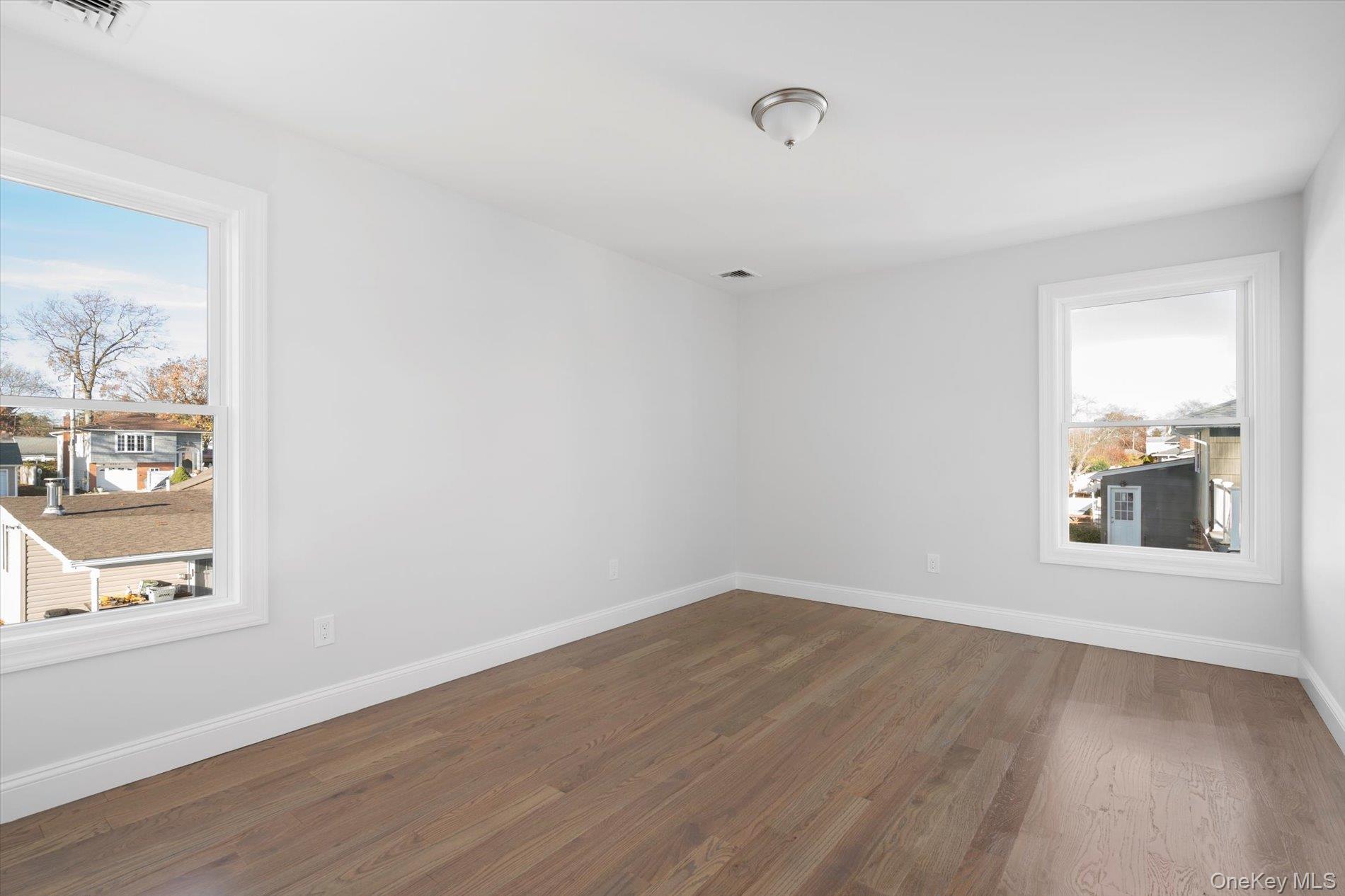 #15 photo, 6 Gail Grace Court, سوفولك Copiague , NY 11726