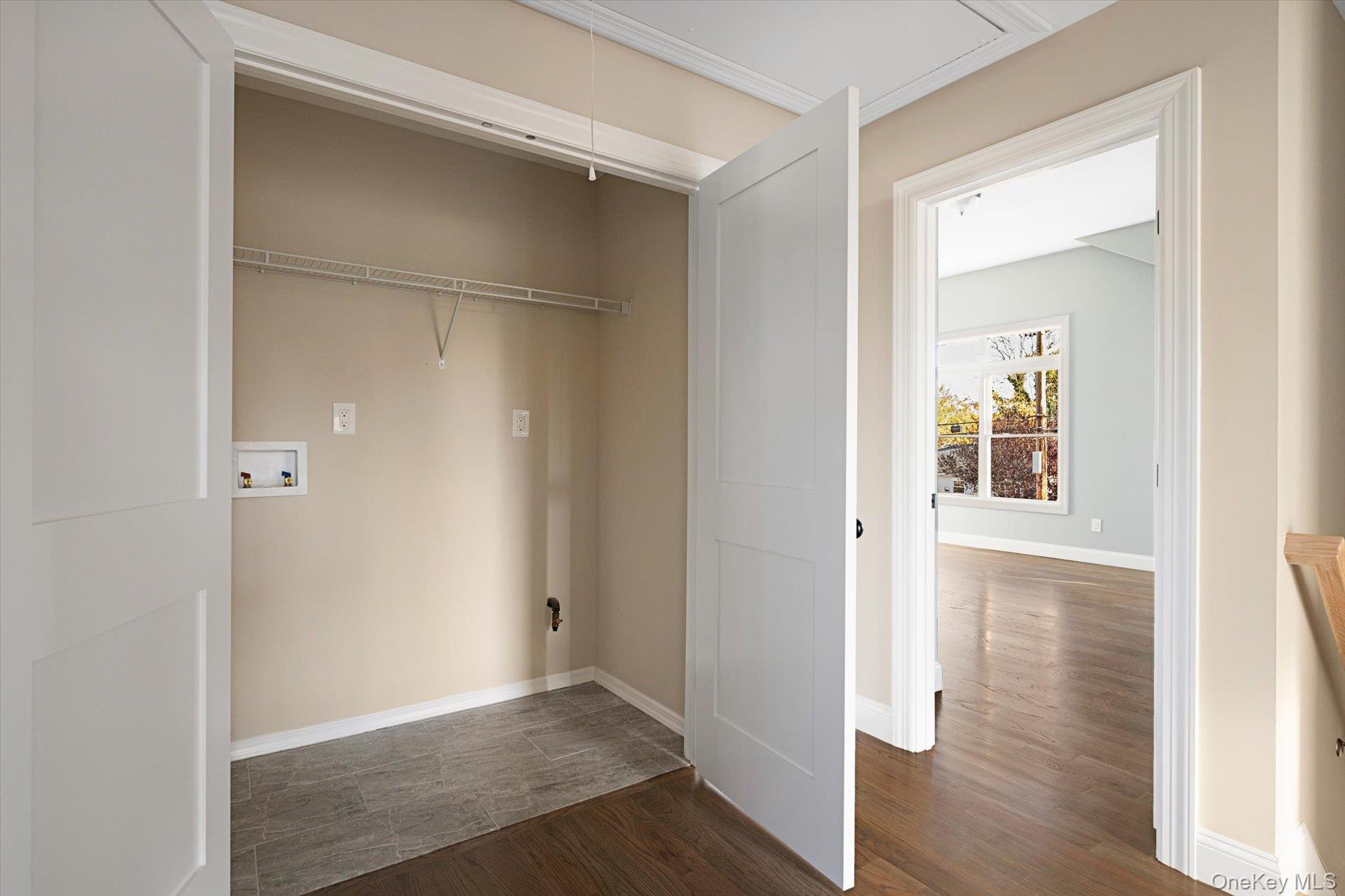 #16 photo, 6 Gail Grace Court, سوفولك Copiague , NY 11726