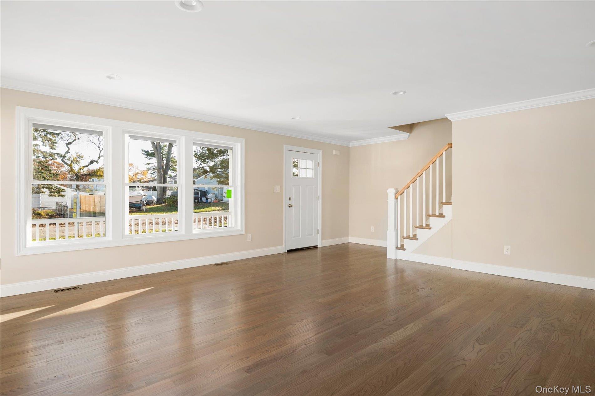 #6 photo, 6 Gail Grace Court, سوفولك Copiague , NY 11726