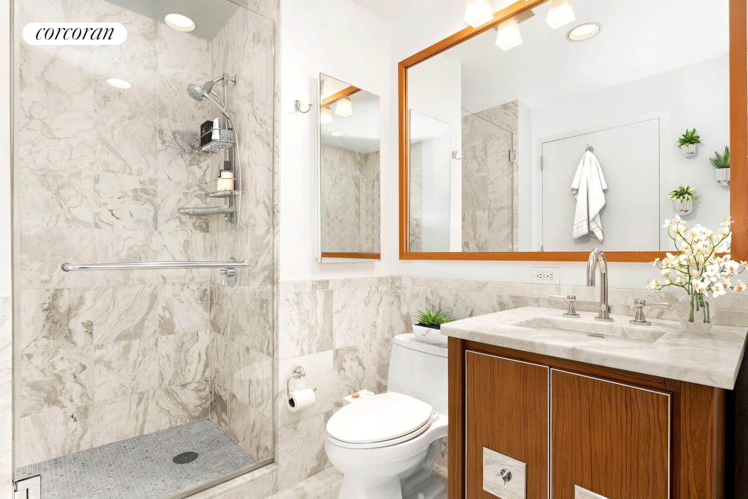 #7 photo, 200 W END Avenue, Lincoln Square , NY 10023