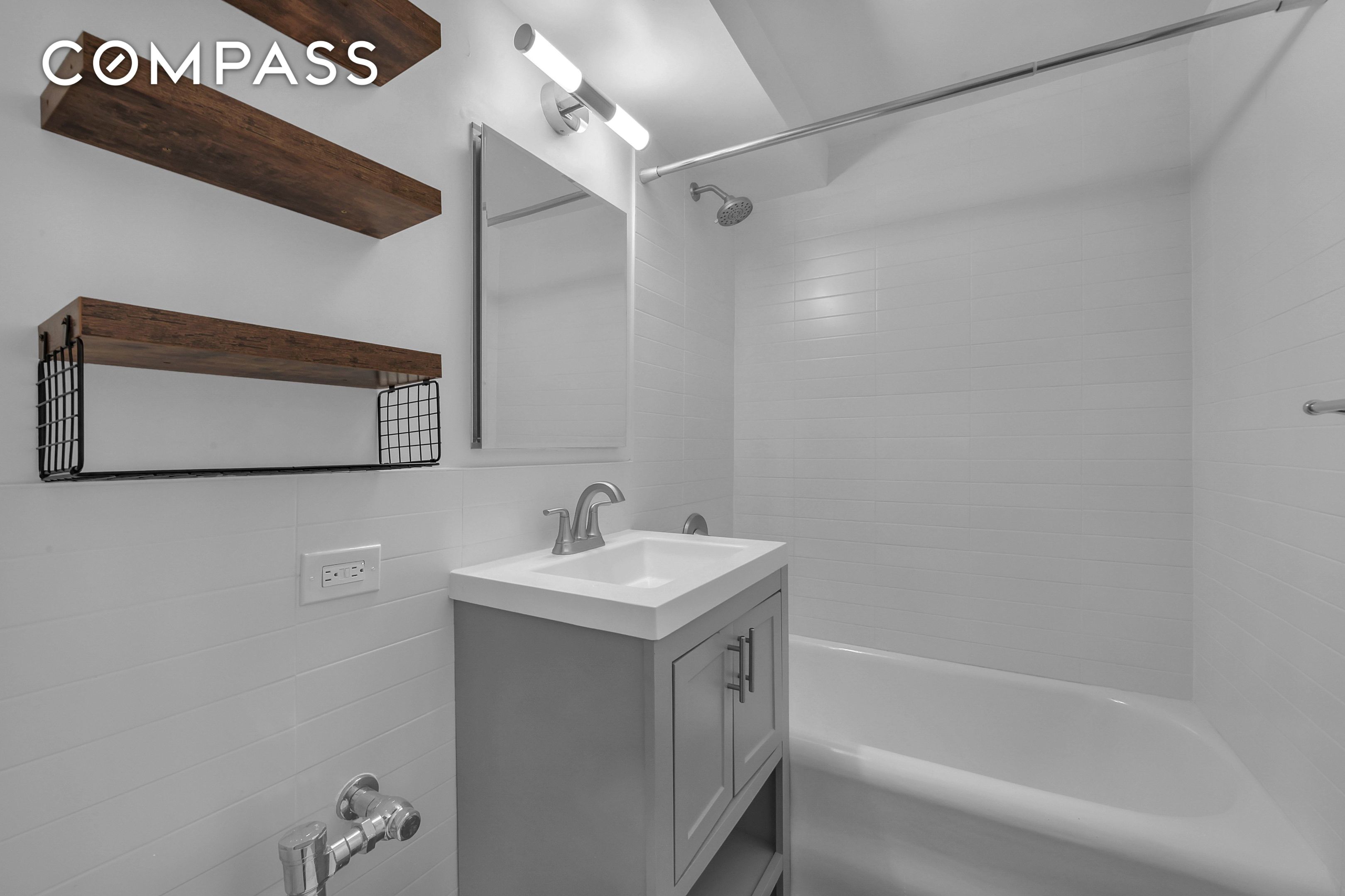 #12 photo, 5 Tudor City Place, Murray Hill , NY 10017