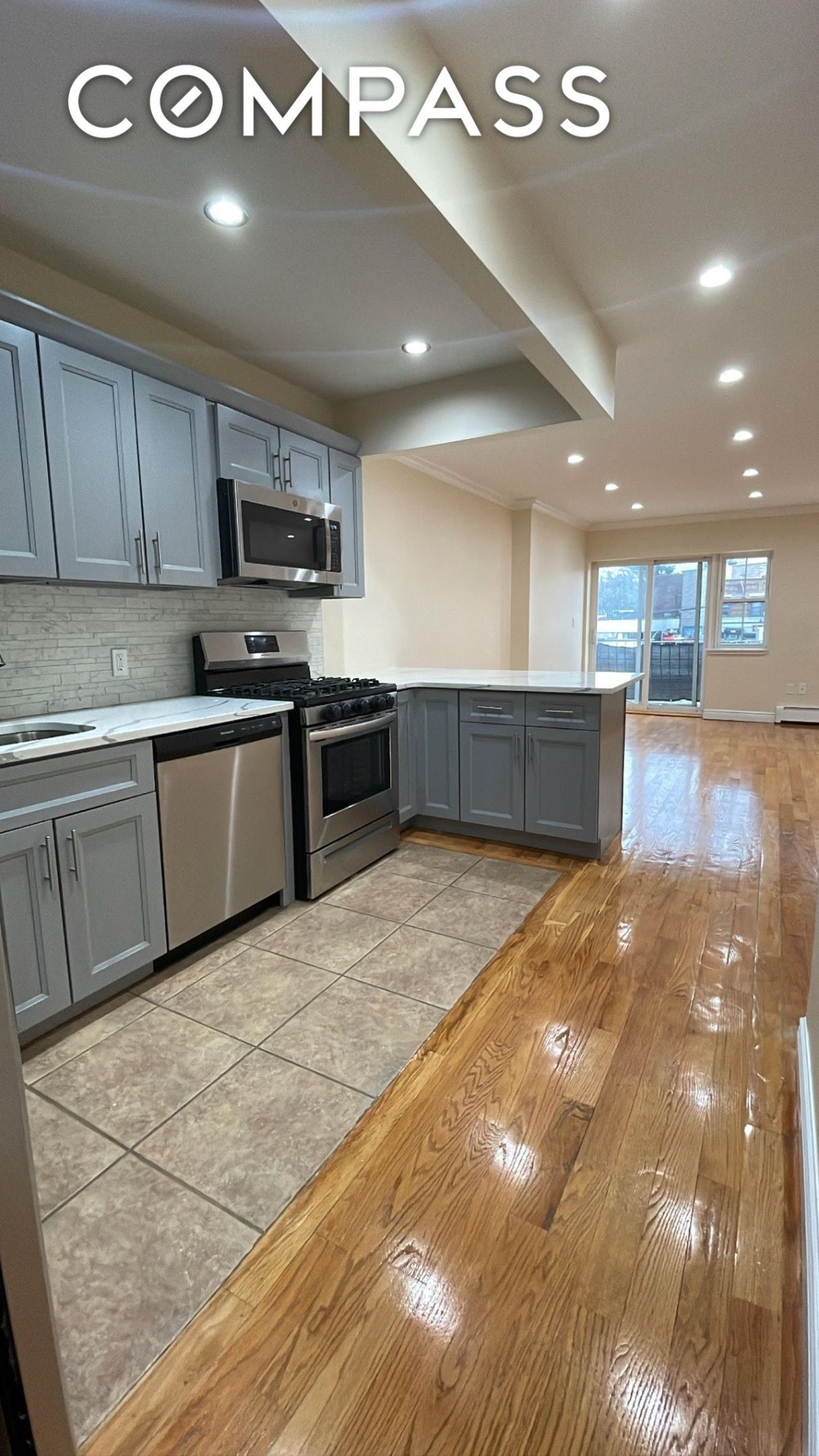 #5 photo, 71-01 Cooper Avenue, 뉴욕퀸즈 Glendale , NY 11385