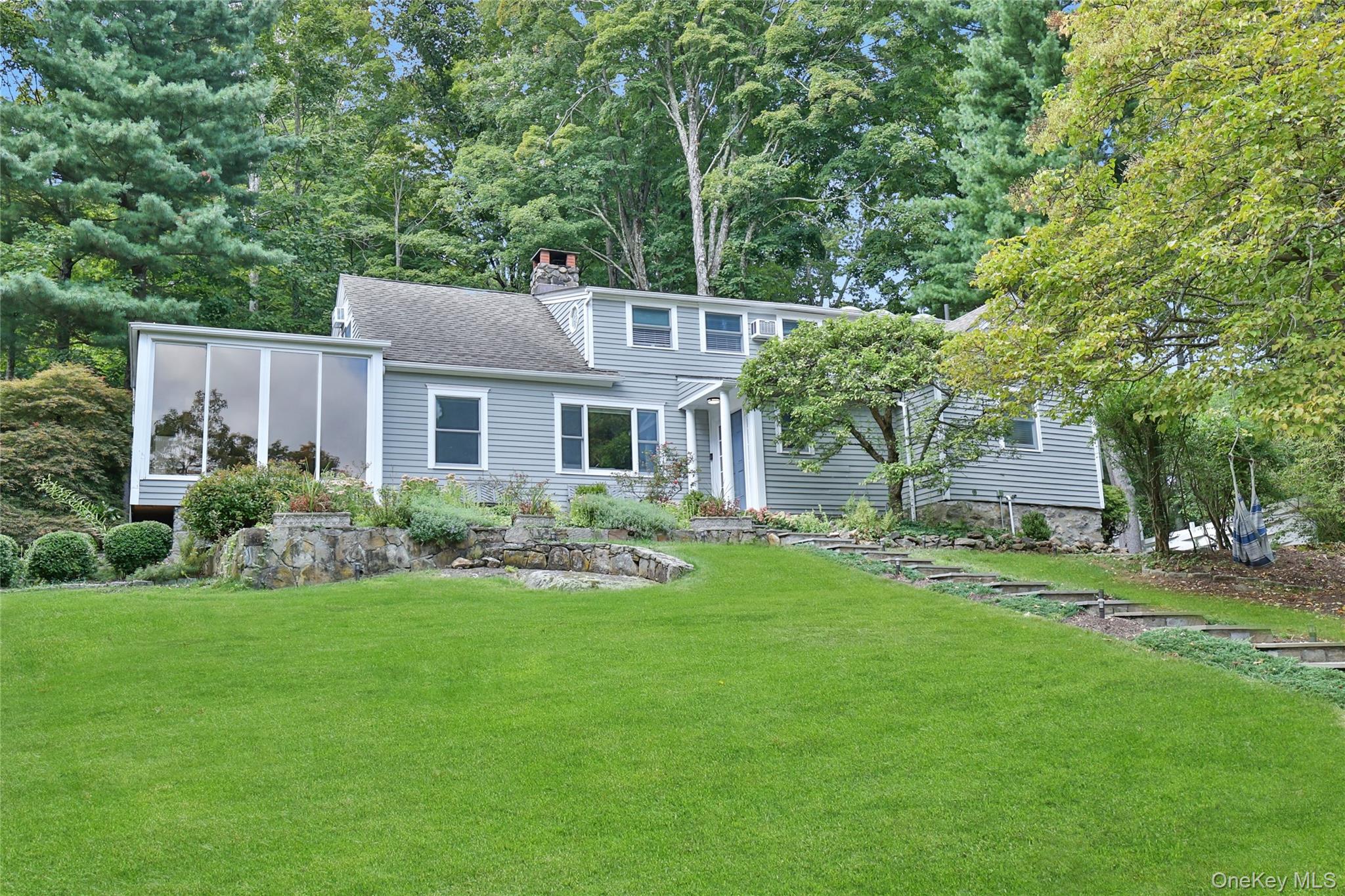 #1 photo, 8 Old Roaring Brook Road, 뉴욕주 Mount Kisco , NY 10549