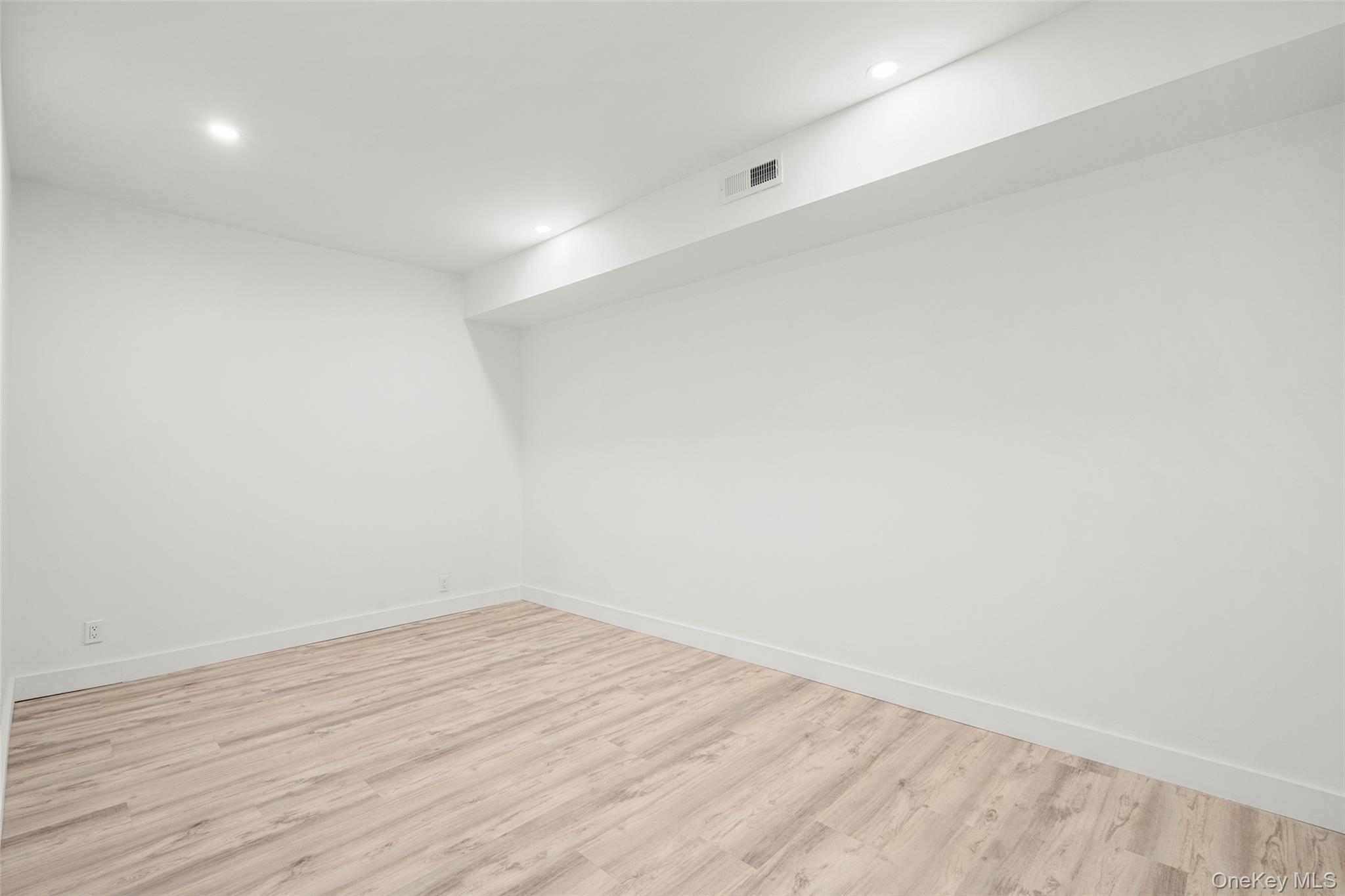 #14 photo, 2122 Boston Post Road, Larchmont , NY 10538