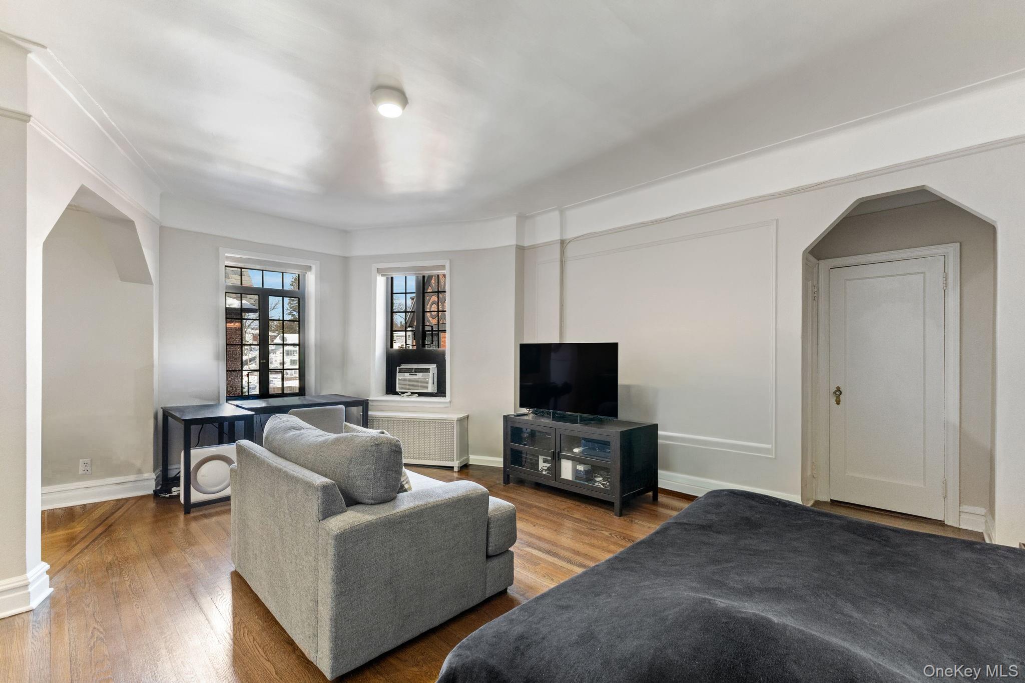 #3 photo, 45 Pondfield Road, Bronxville , NY 10708