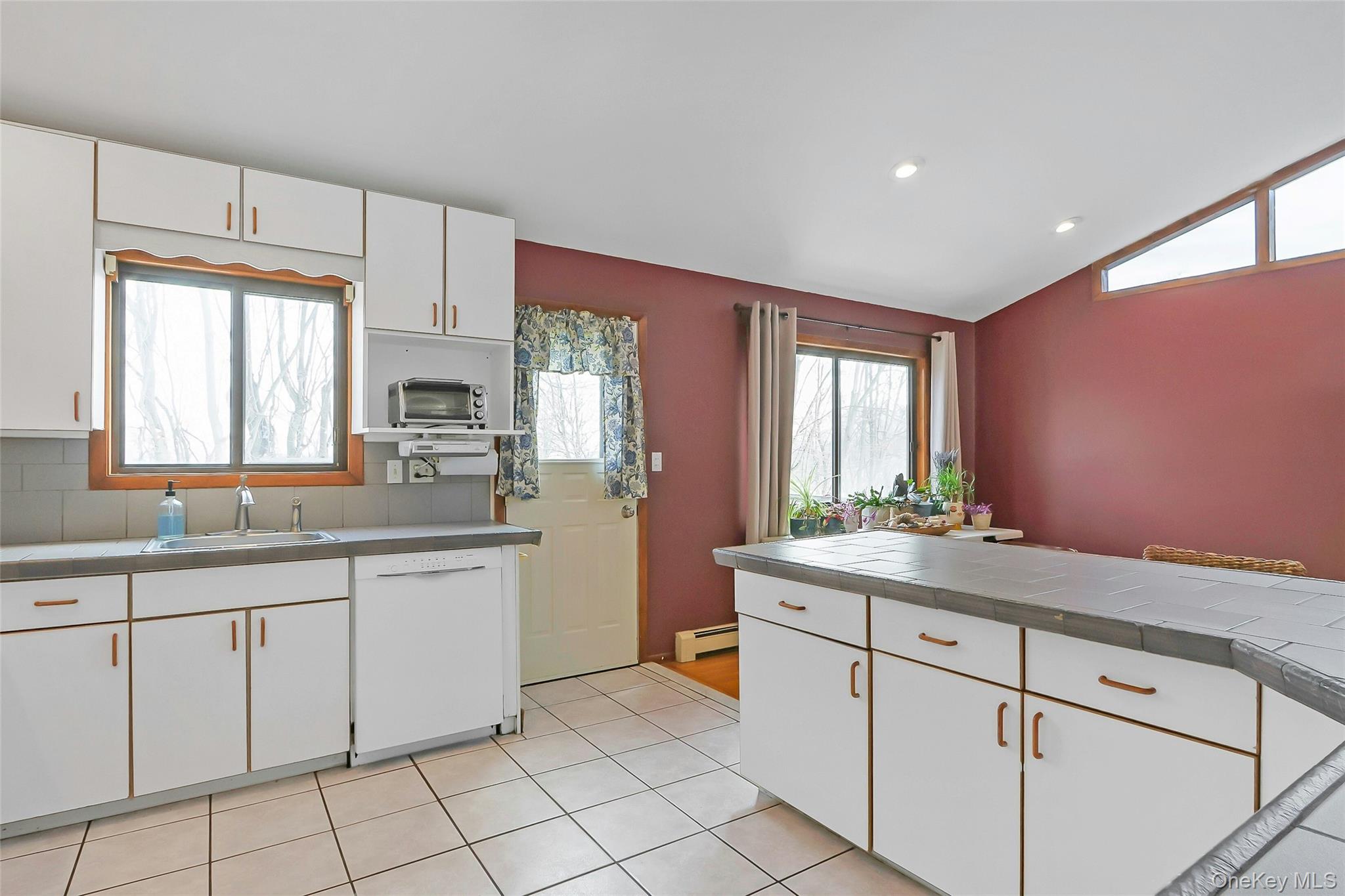 #5 photo, 10 SKINNER Court, Tomkins Cove , NY 10986