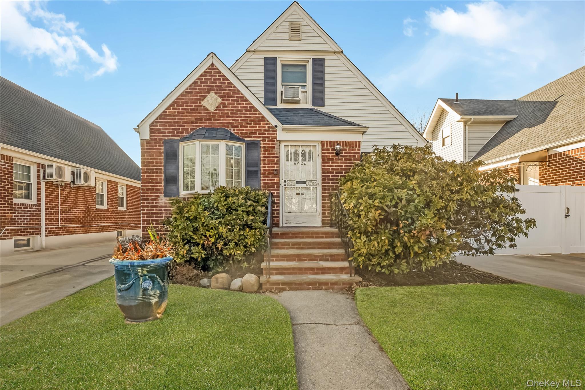 #2 photo, 6722 166st Street, Fresh Meadows , NY 11365