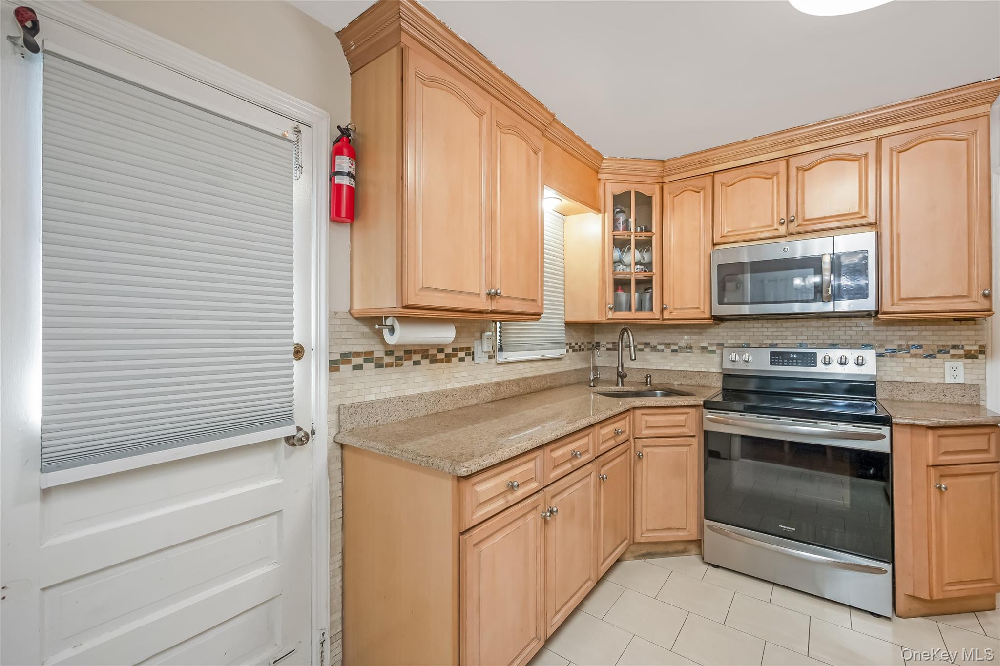 #8 photo, 6722 166th Street, 皇后区 新鲜草原 Fresh Meadows , NY 11365