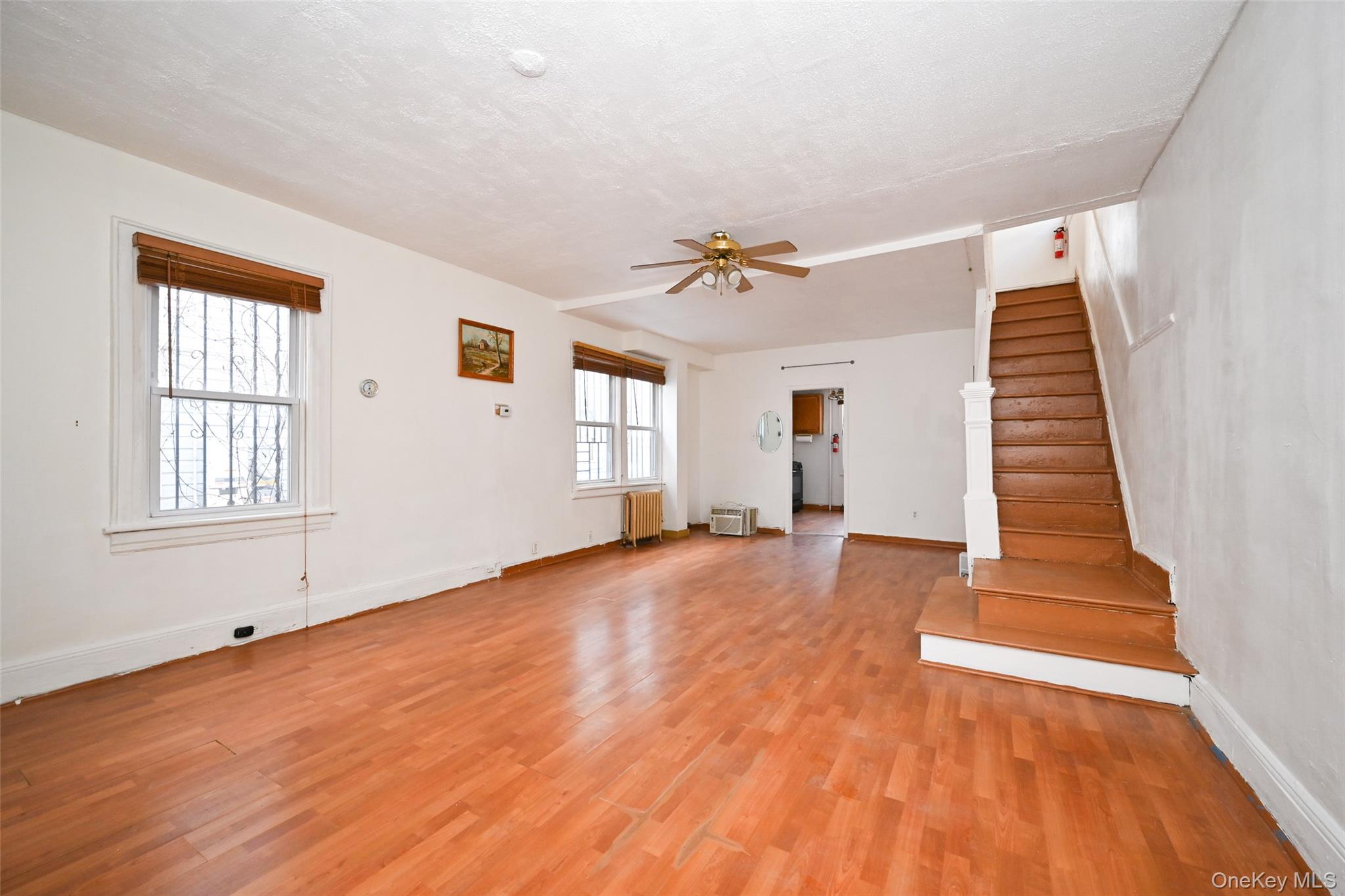 #4 photo, 107-24 165th Street, Jamaica , NY 11433